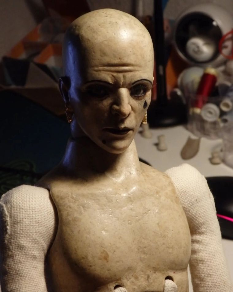 Bambola body with head
