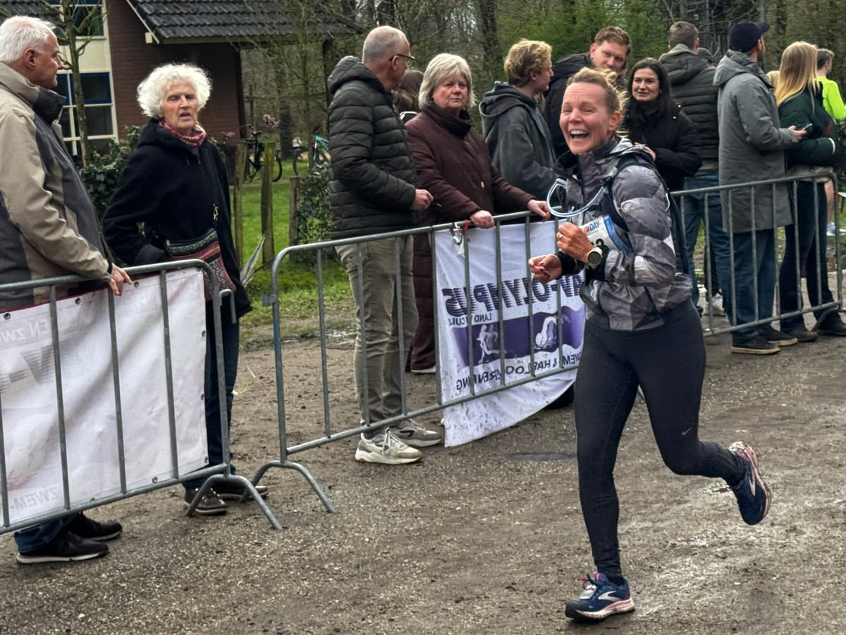 Loopgroep Grave bij de halve marathon Sint Anthonis - foto 8