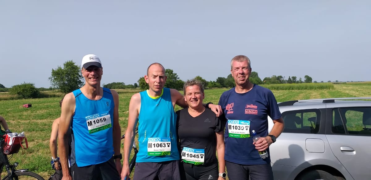 Gebraden Loopgroepers bij Maasdijkevenement - foto 4
