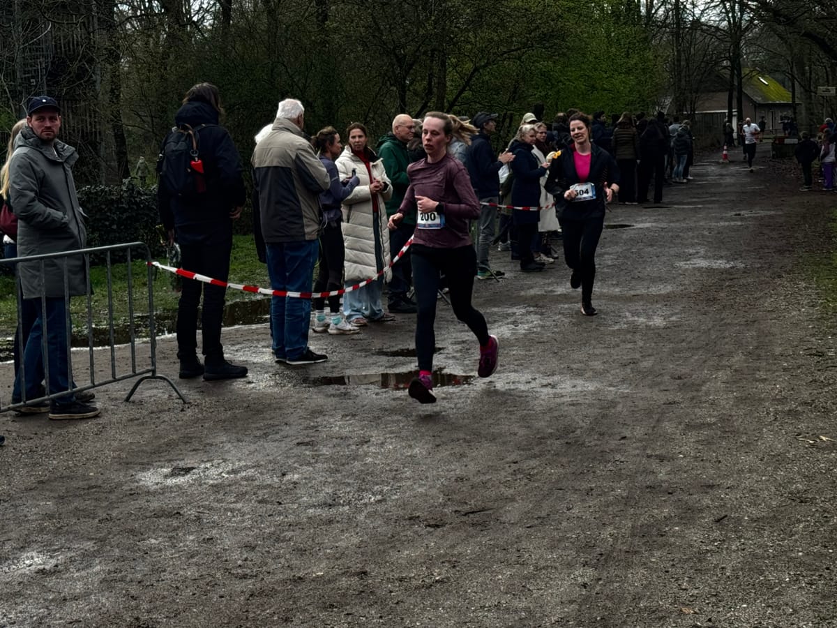 Loopgroep Grave bij de halve marathon Sint Anthonis - foto 5