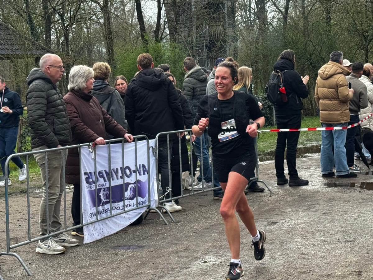 Loopgroep Grave bij de halve marathon Sint Anthonis - foto 9