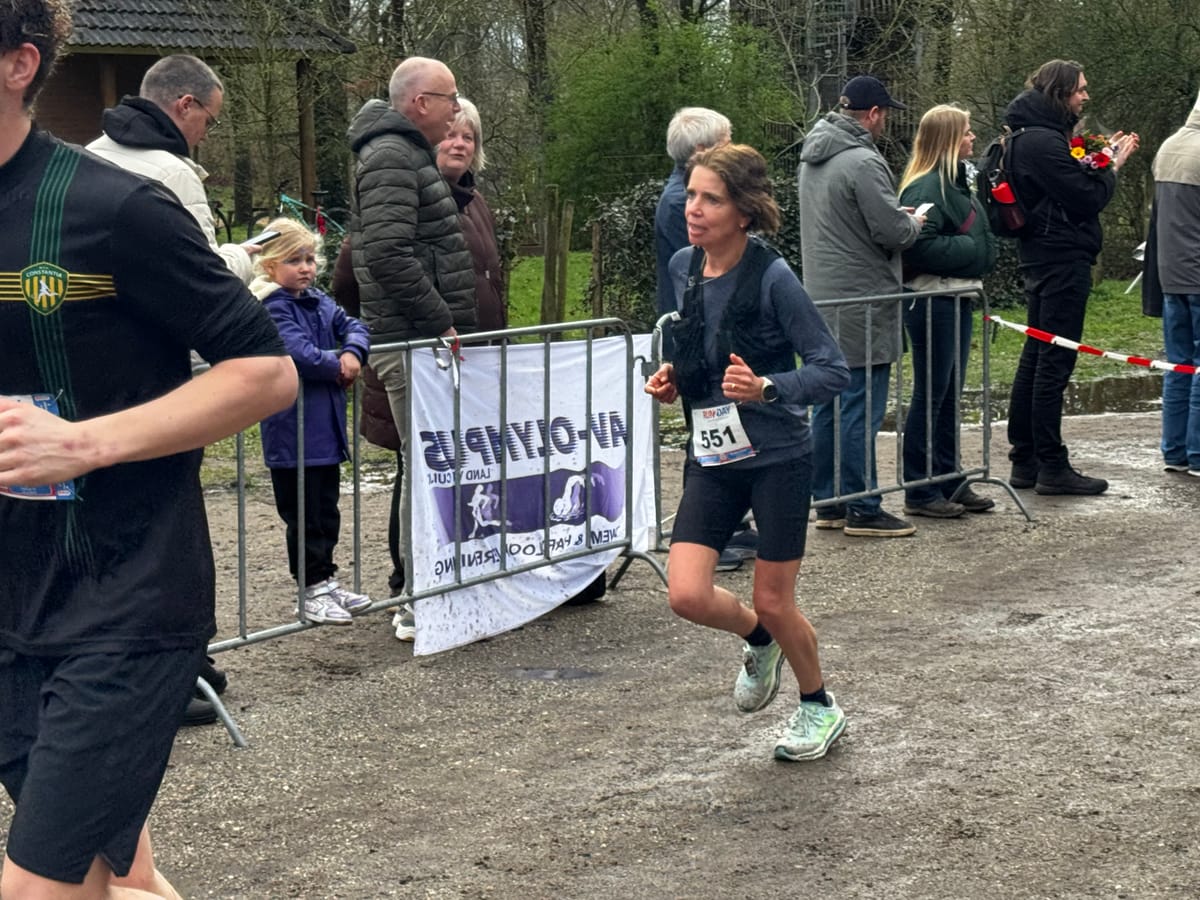 Loopgroep Grave bij de halve marathon Sint Anthonis - foto 6