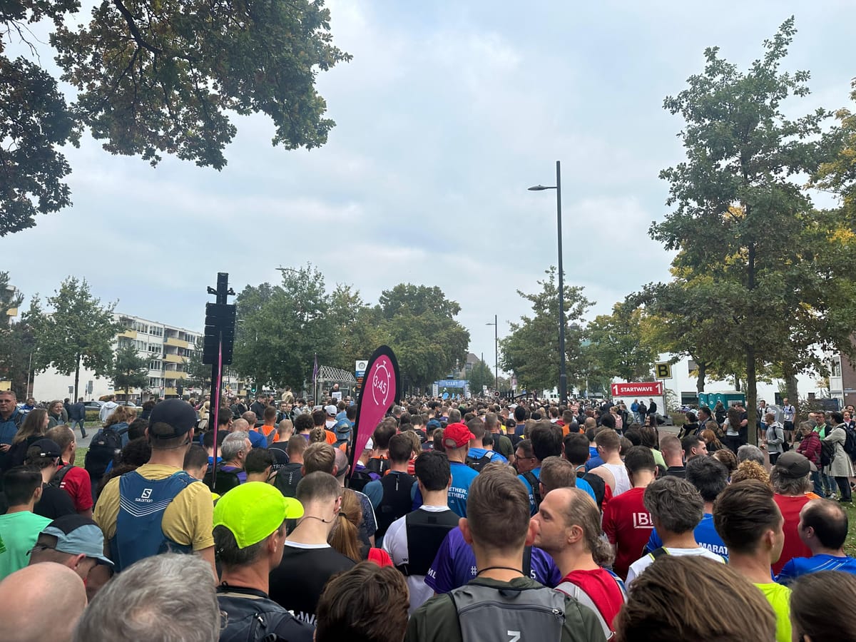 Marathon Eindhoven 2025: 9 lopers van Loopgroep Grave - foto 2