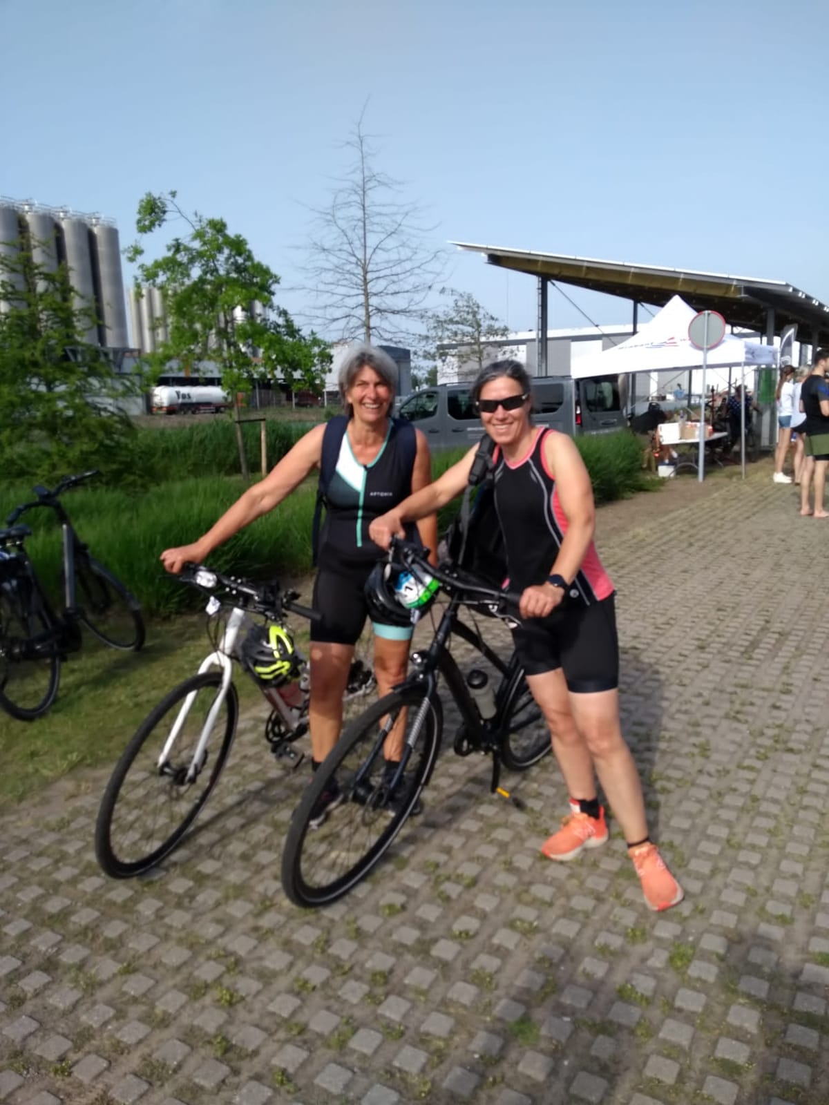 Gebraden Loopgroepers bij Maasdijkevenement - foto 2