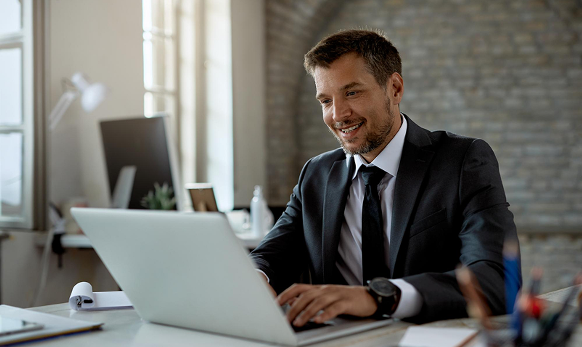 Build vs Buy Field Service Management Software: Should You Build Your Own FSM or Choose a Platform Like Zentid?