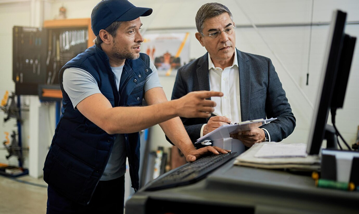 Field Service Management vs CRM: What is Best for Your Business?