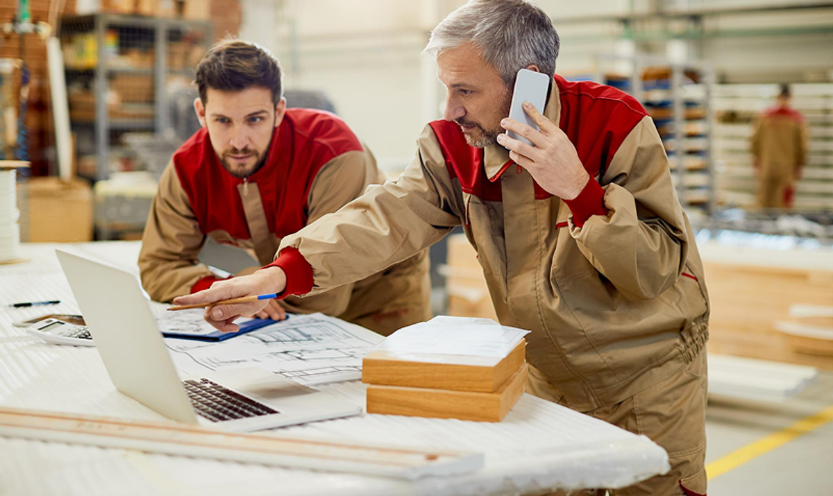 Managing Freelance vs. Full-Time Field Technicians: What Every Service Business Should Know