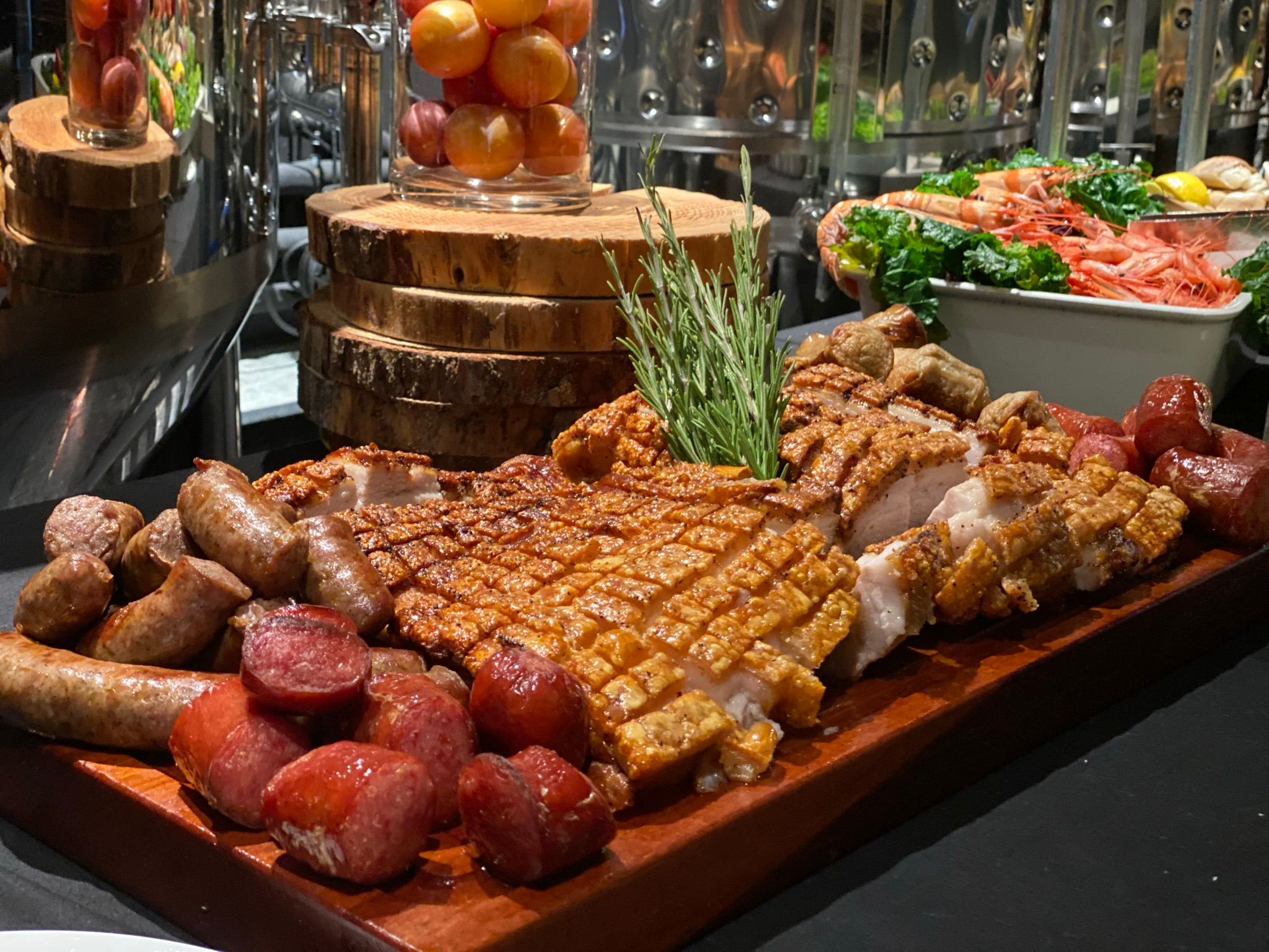 nyttårsbuffet og restaurant med lokal mat