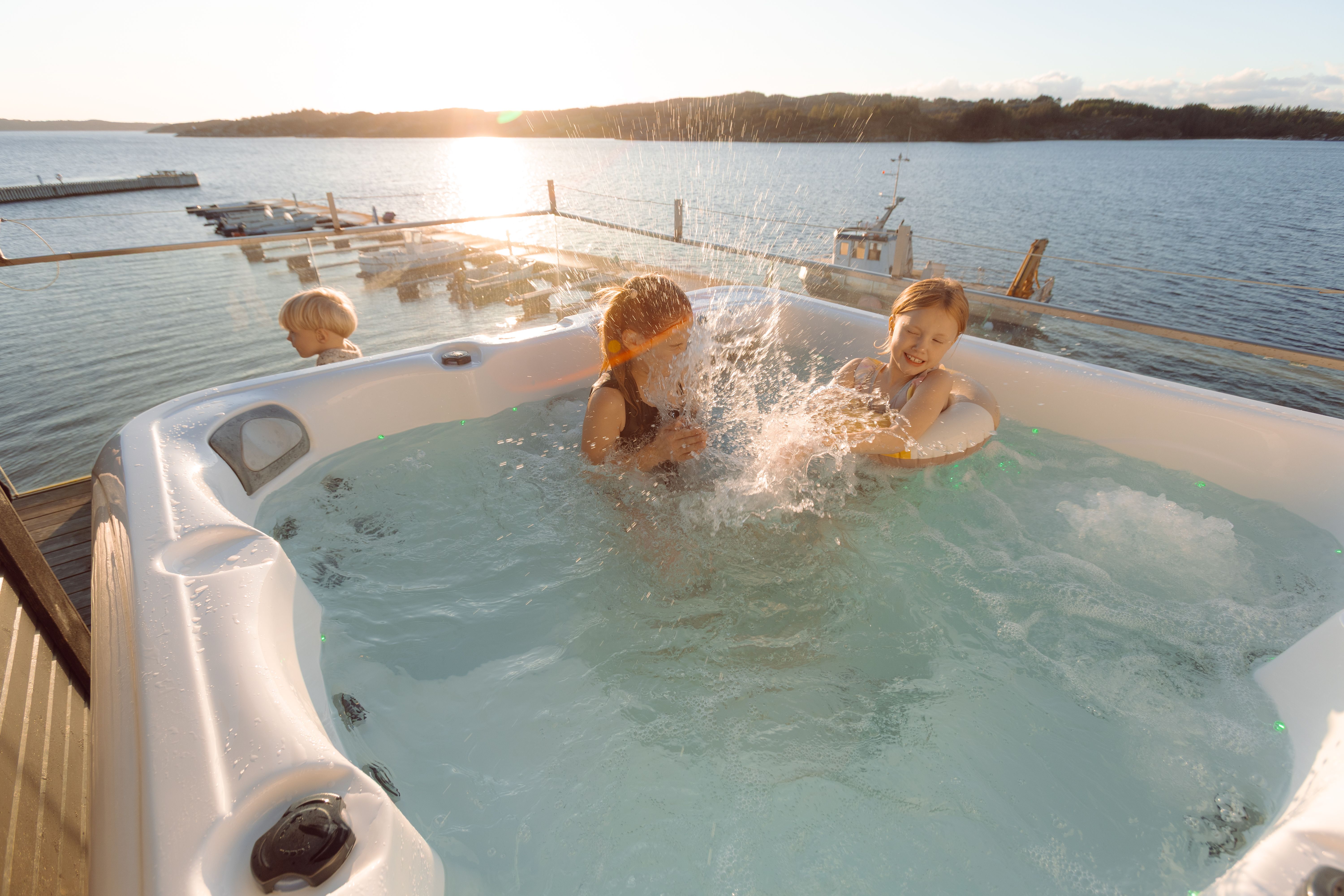 boblebad rorbu sjøutsikt barn/familie