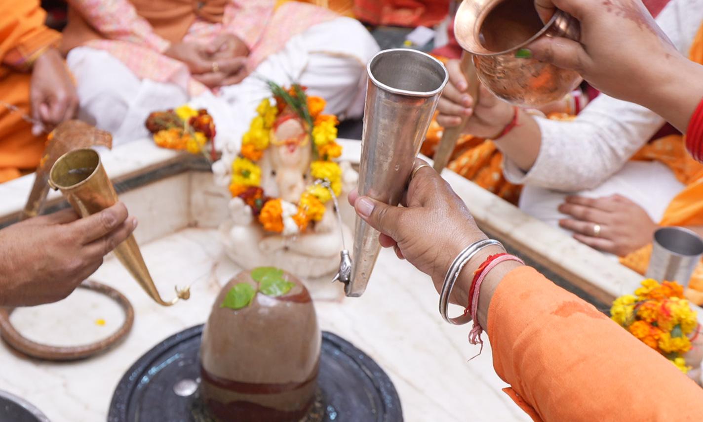 Why Is Bilva Patra Offered to Lord Shiva? - SiddhiStar Narwar Dham Parampara