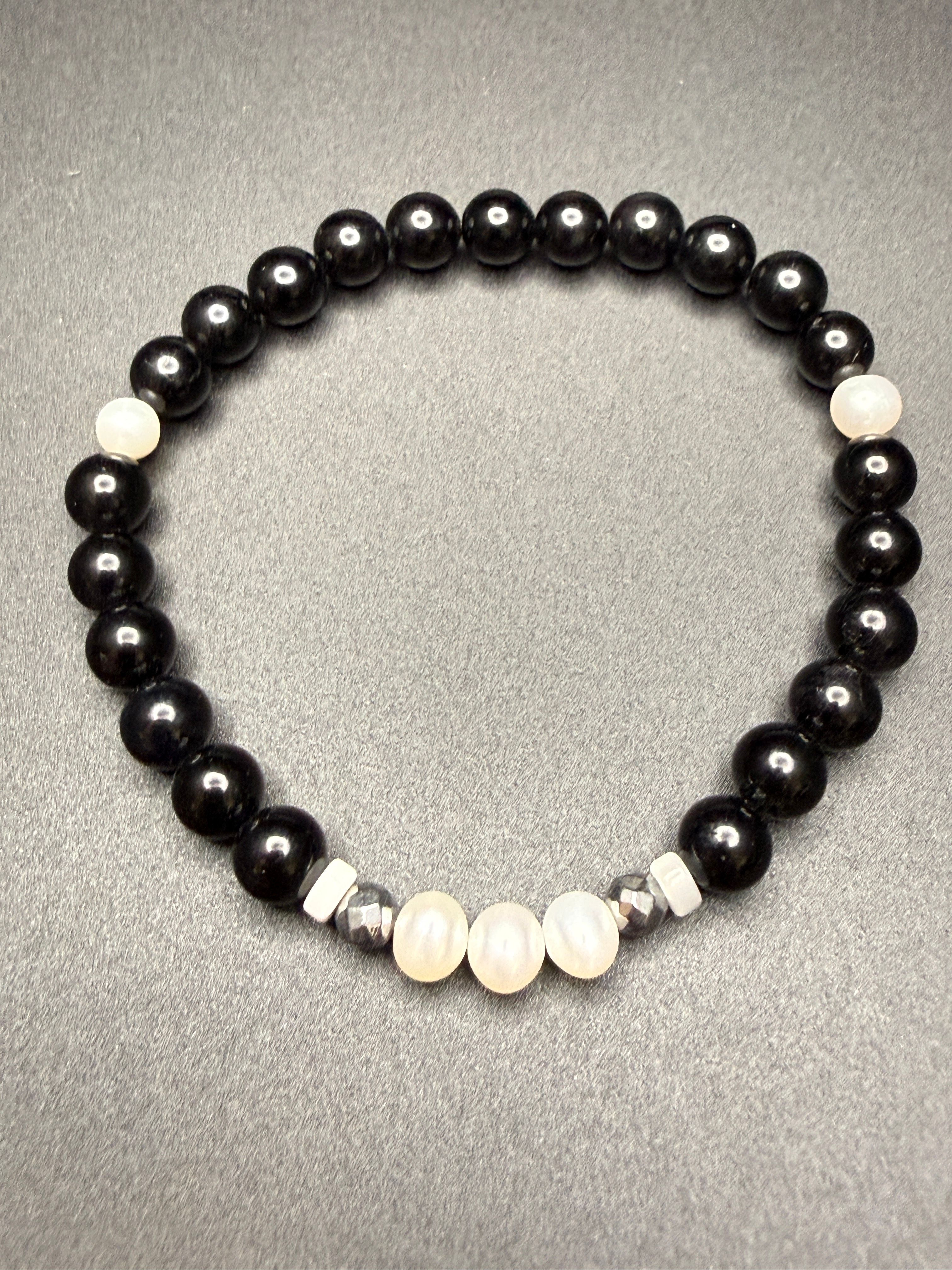 Midnight Pearl Bracelet