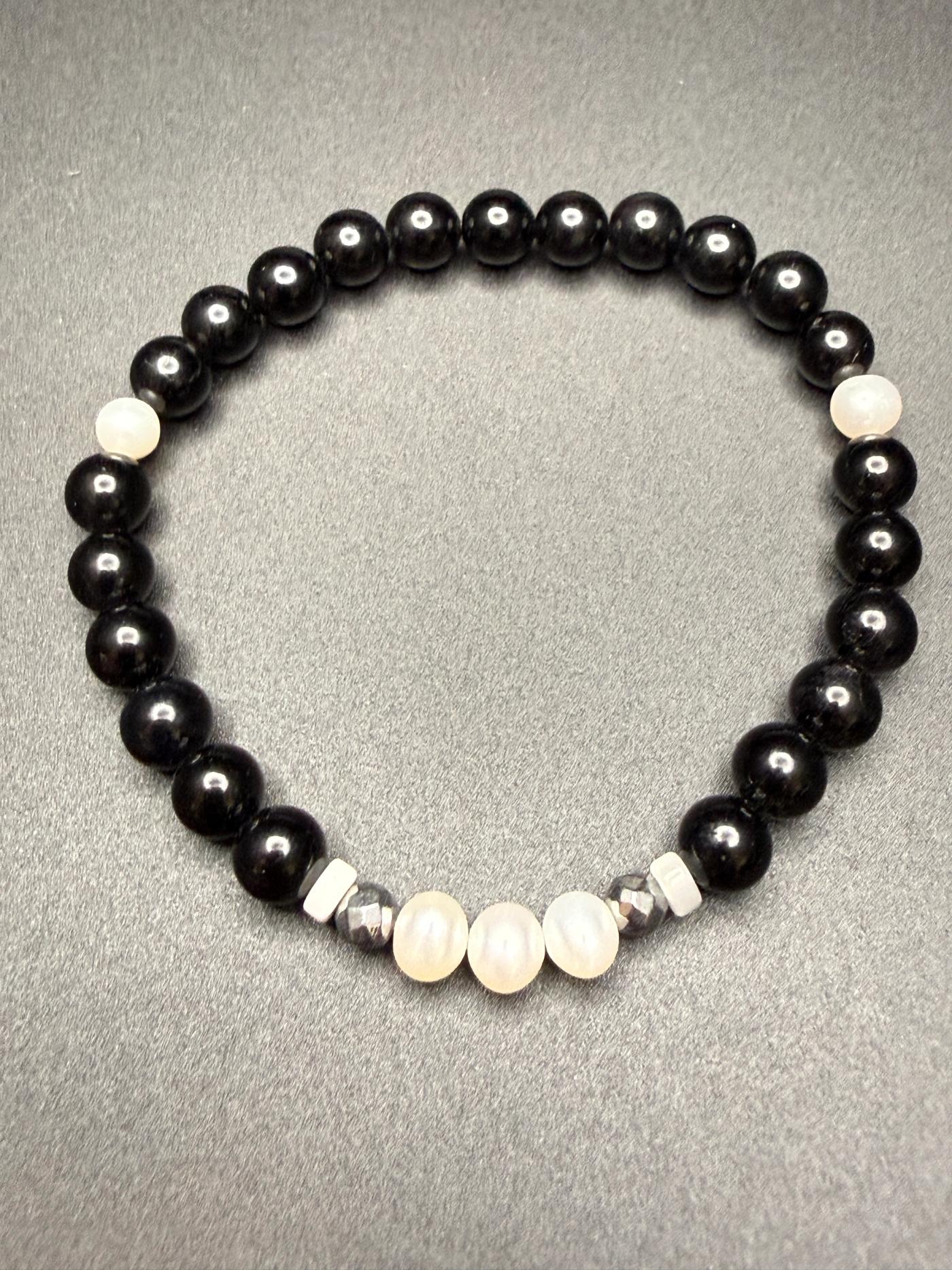 Midnight Pearl Bracelet