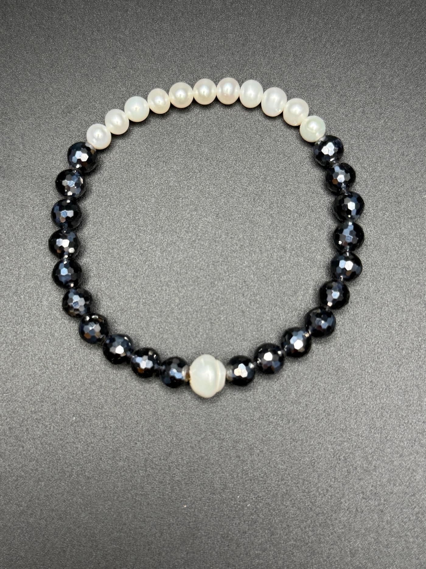 Midnight Pearl Bracelet