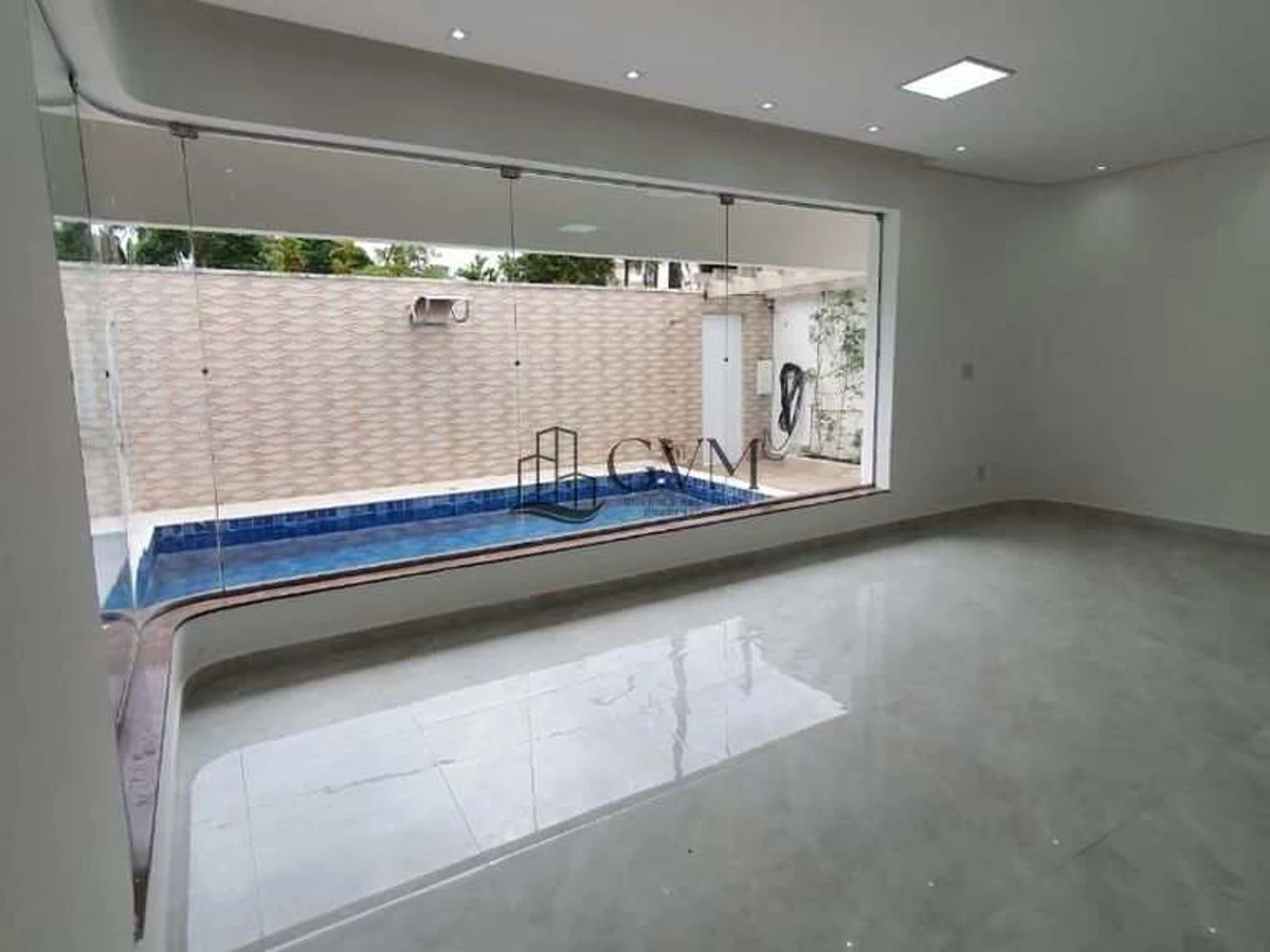 Foto principal do imóvel Casa de alto padrão no Canto do Forte, Praia Grande, SP. em Canto do Forte