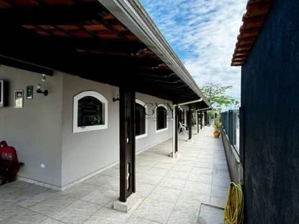 Foto principal do imóvel Casa de 3 quartos sendo três suítes, Flórida, Praia Grande, SP. em Flórida