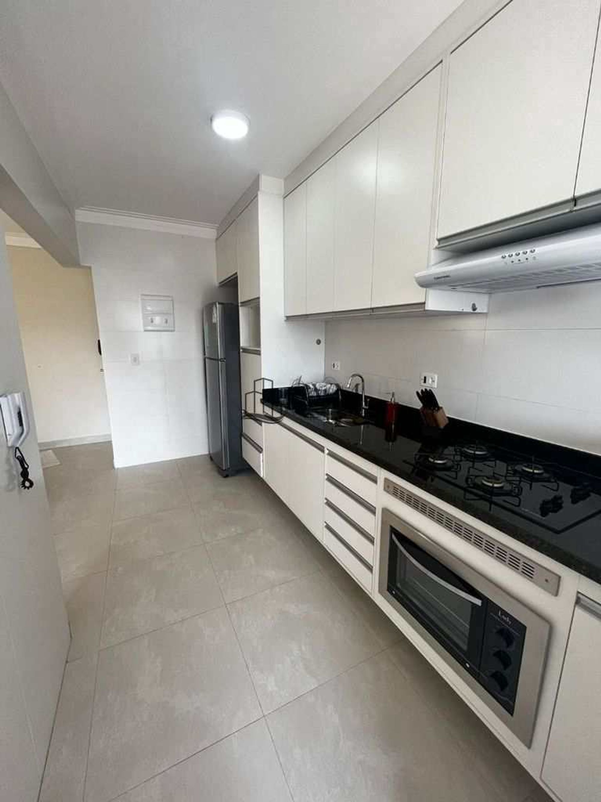 Foto 5 do imóvel 2 dormitórios, sendo uma suíte, Boqueirão, Praia Grande, SP.