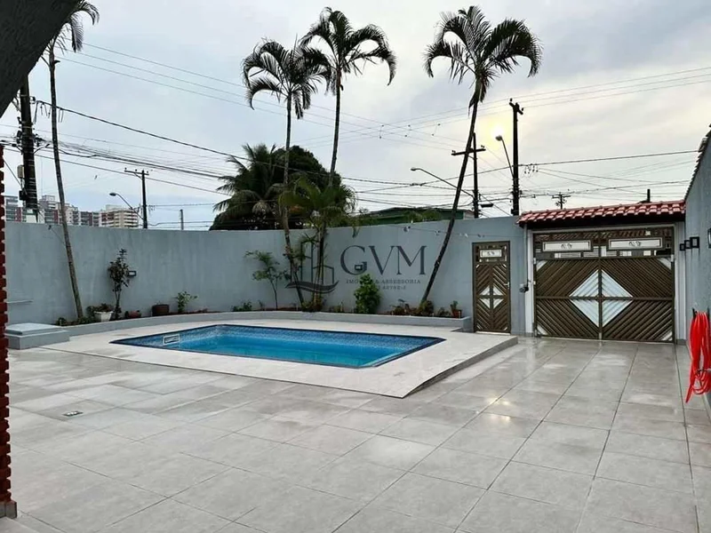 Interior do imóvel Casa de 4 quartos sendo três suítes, na Vila Assunção, Praia Grande, SP.