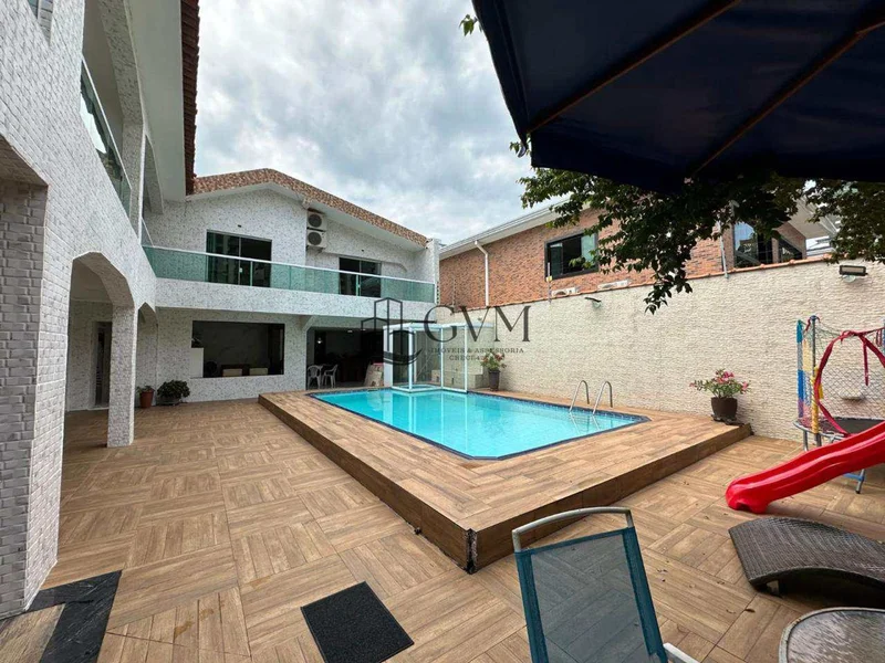 Interior do imóvel Sobrado com 6 quartos, Canto do Forte, Praia Grande