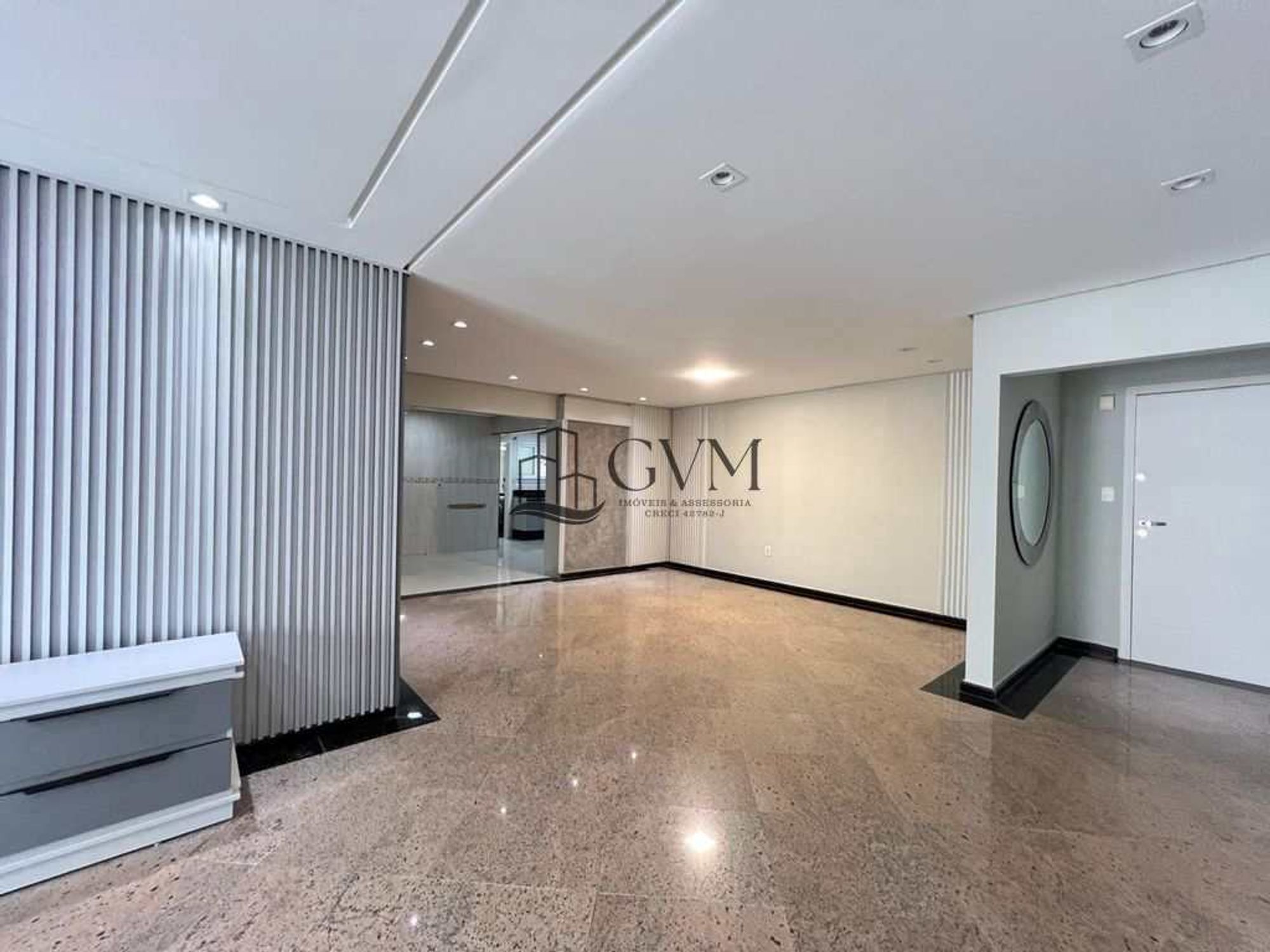 Interior do imóvel 3 dormitórios no Canto do Forte com vista mar!