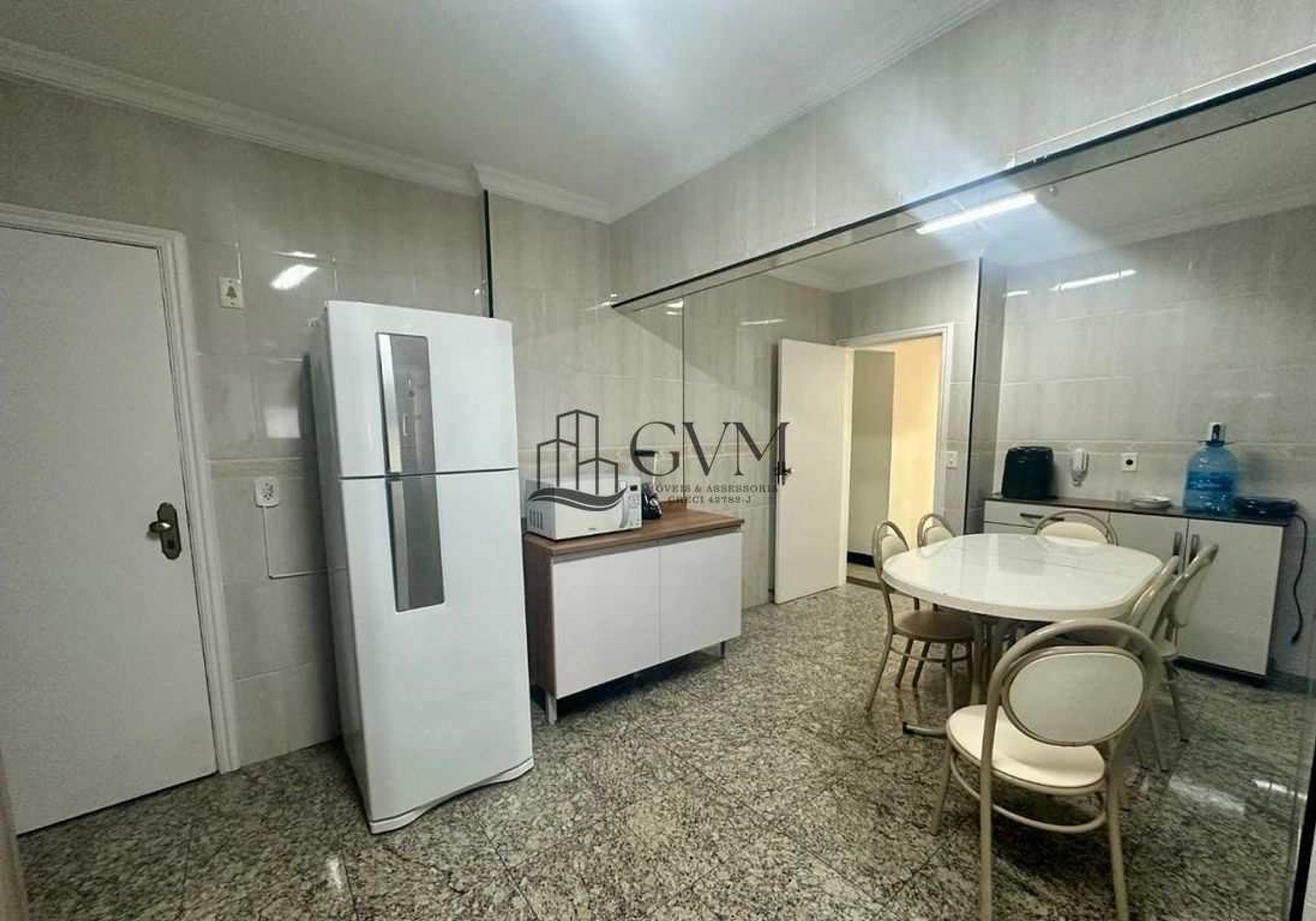 Interior do imóvel Apartamento de 3 quartos frente ao mar á venda no Canto do Forte em Praia Grande