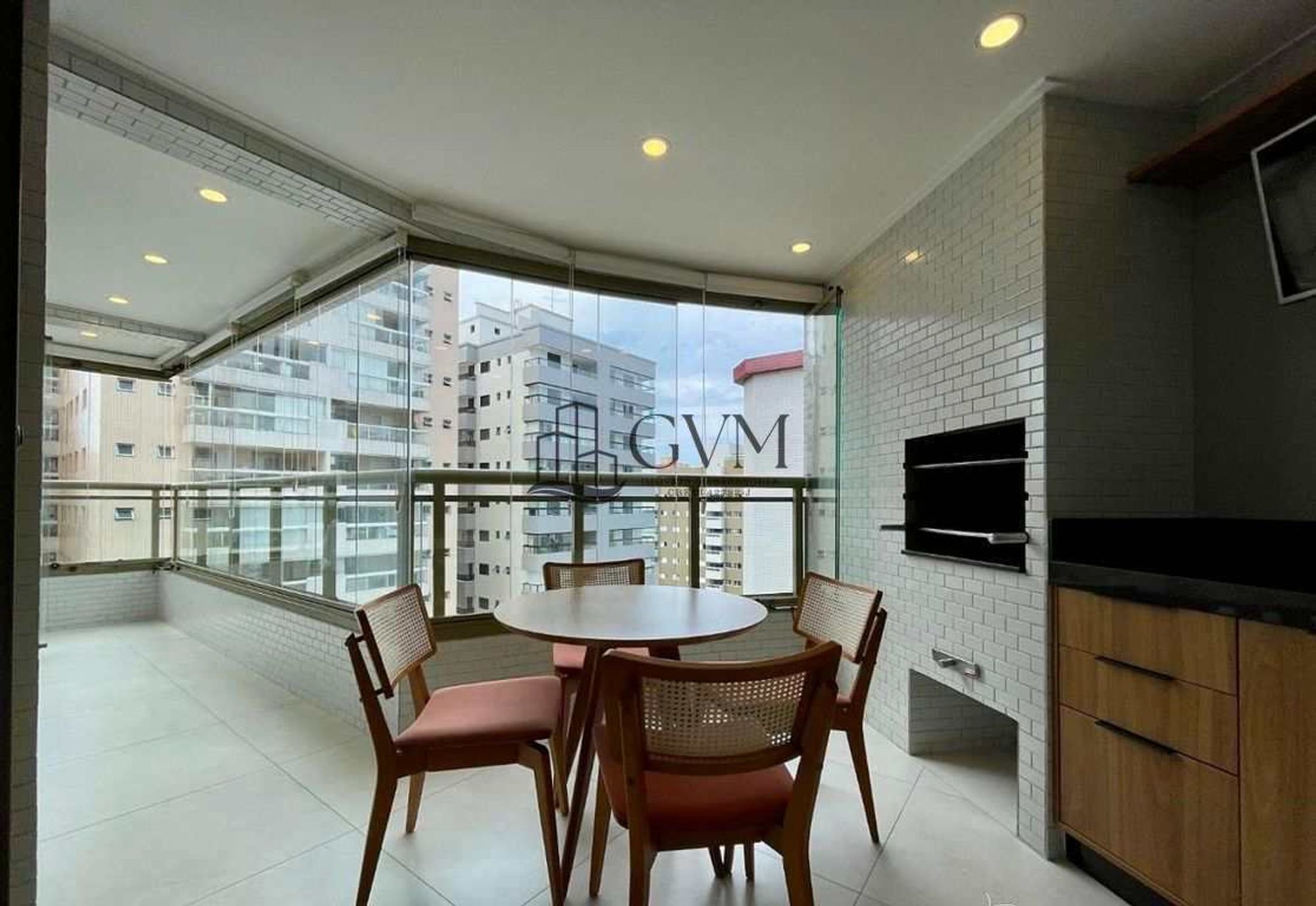 Interior do imóvel Apartamento de 2 quartos á venda no Canto do Forte em Praia Grande