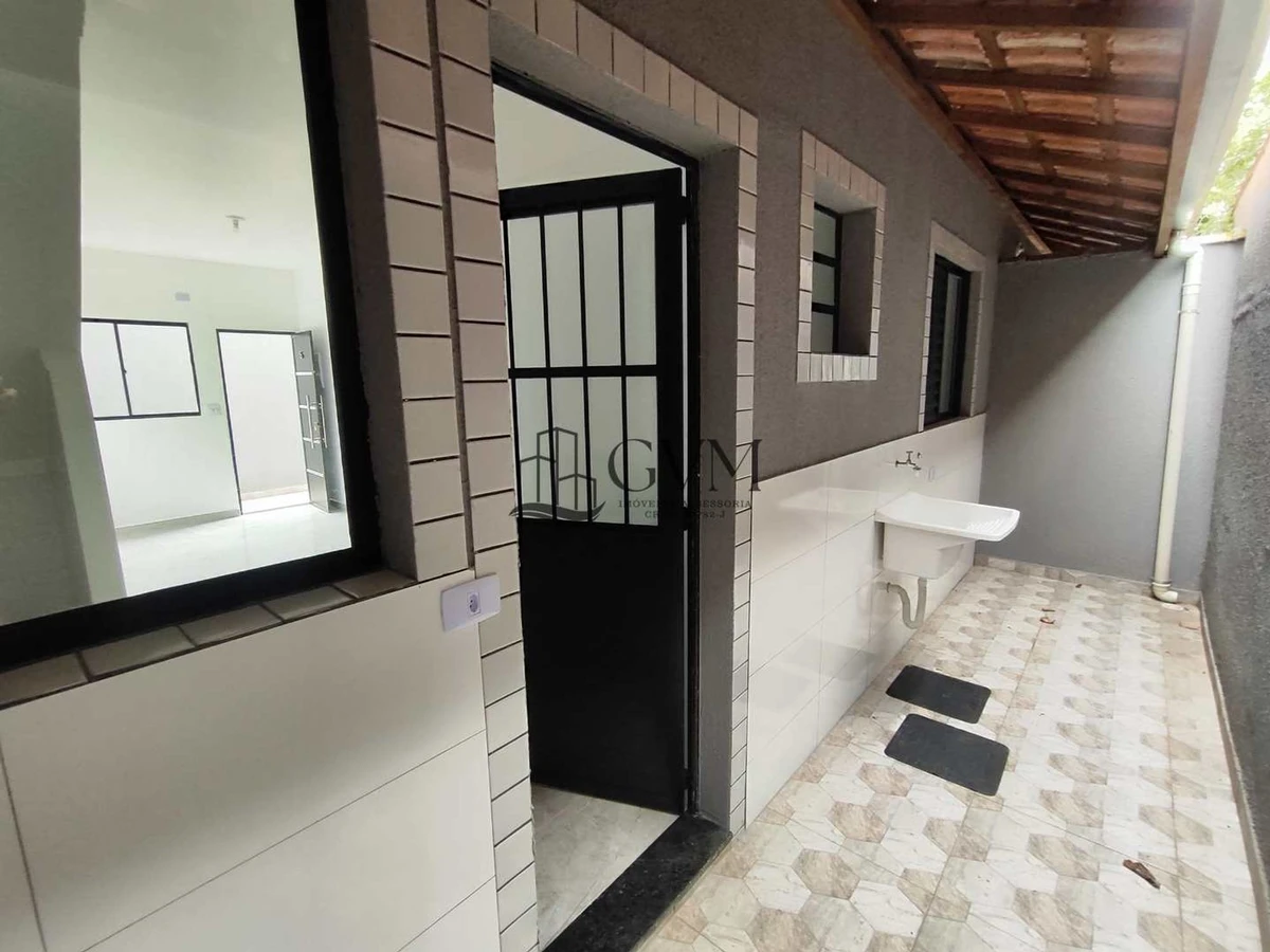 Foto principal do imóvel Casa de Condomínio com 2 quartos, Caiçara, Praia Grande em Caiçara