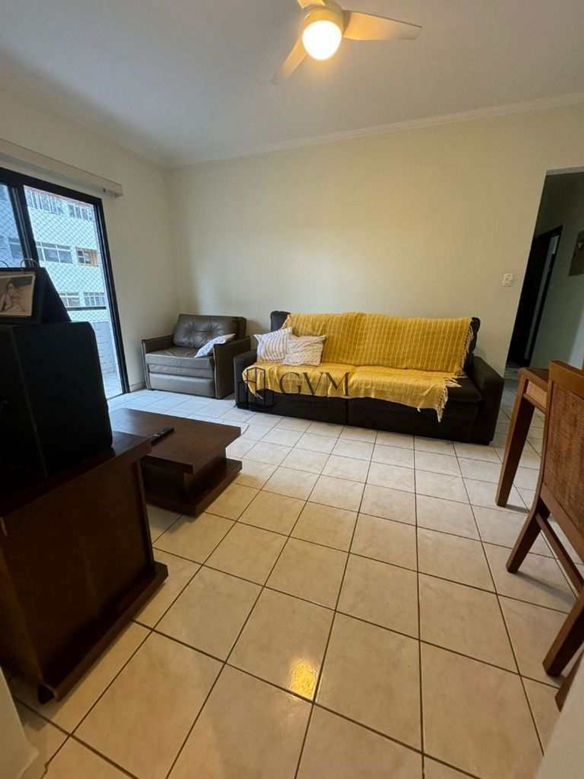 Interior do imóvel Guilhermina, Praia Grande, SP, 2 quartos sendo uma suíte.