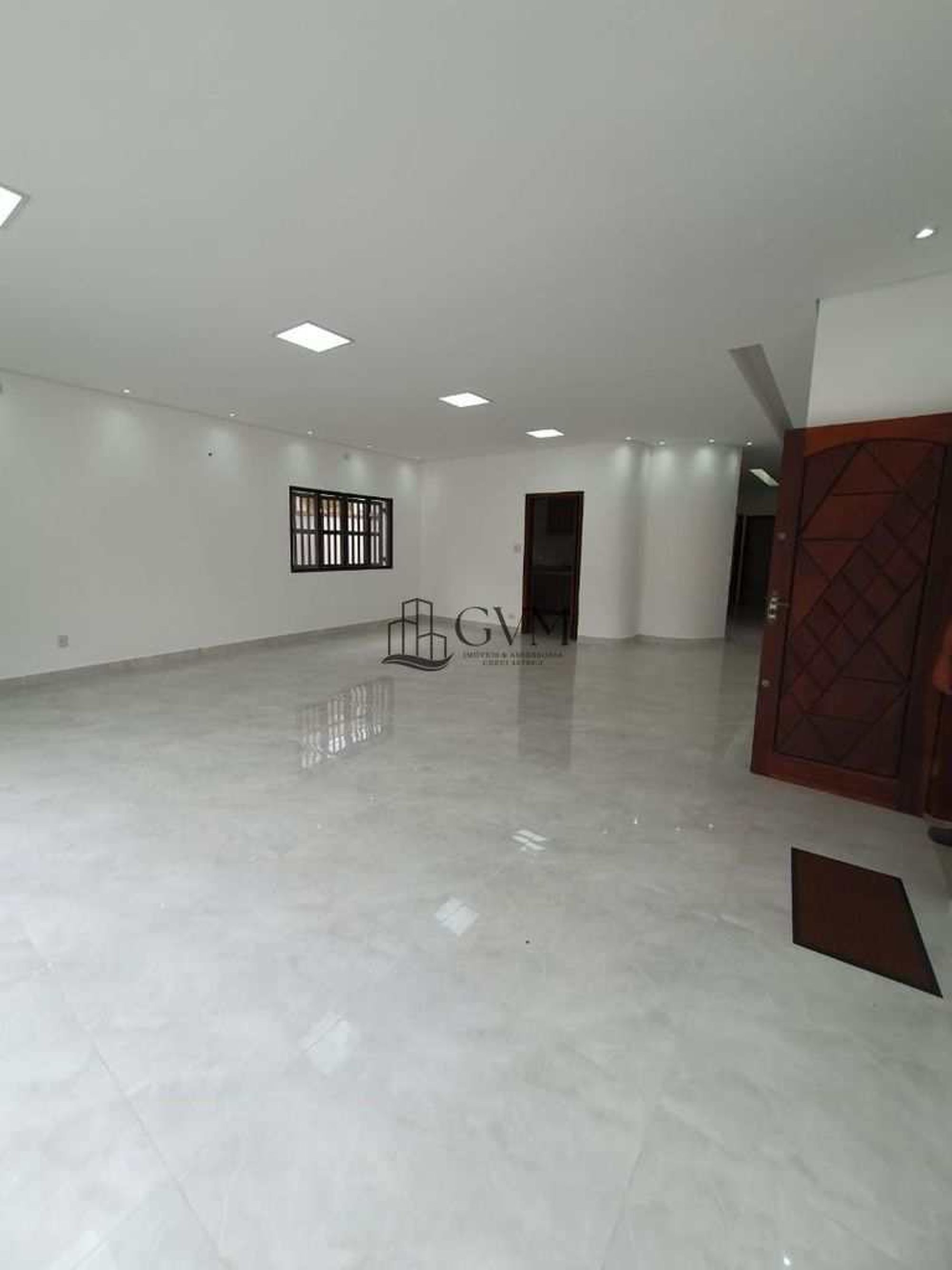 Foto 6 do imóvel Casa de alto padrão no Canto do Forte, Praia Grande, SP.