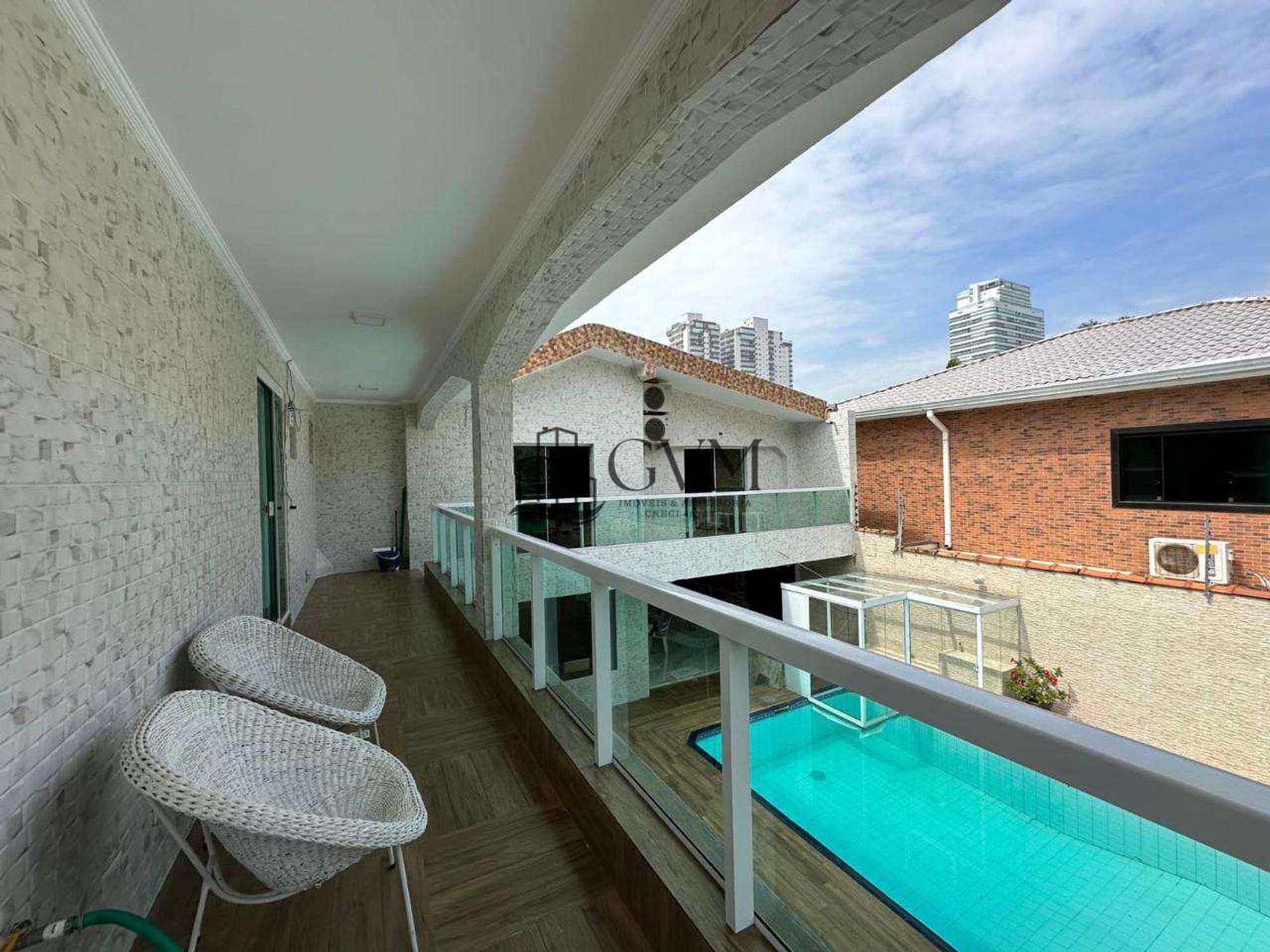 Foto 5 do imóvel Sobrado com 6 quartos, Canto do Forte, Praia Grande