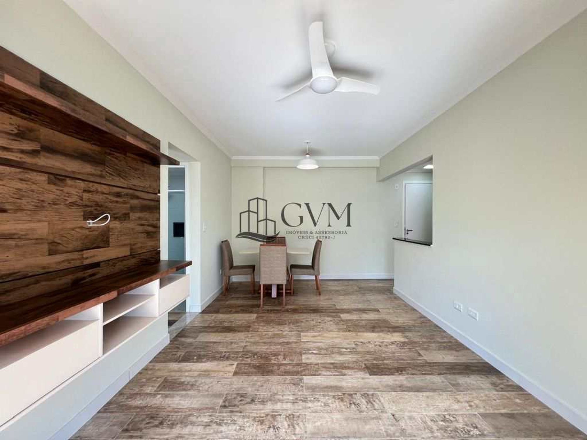 Interior do imóvel Apartamento no Canto do Forte em Prai Grande/SP