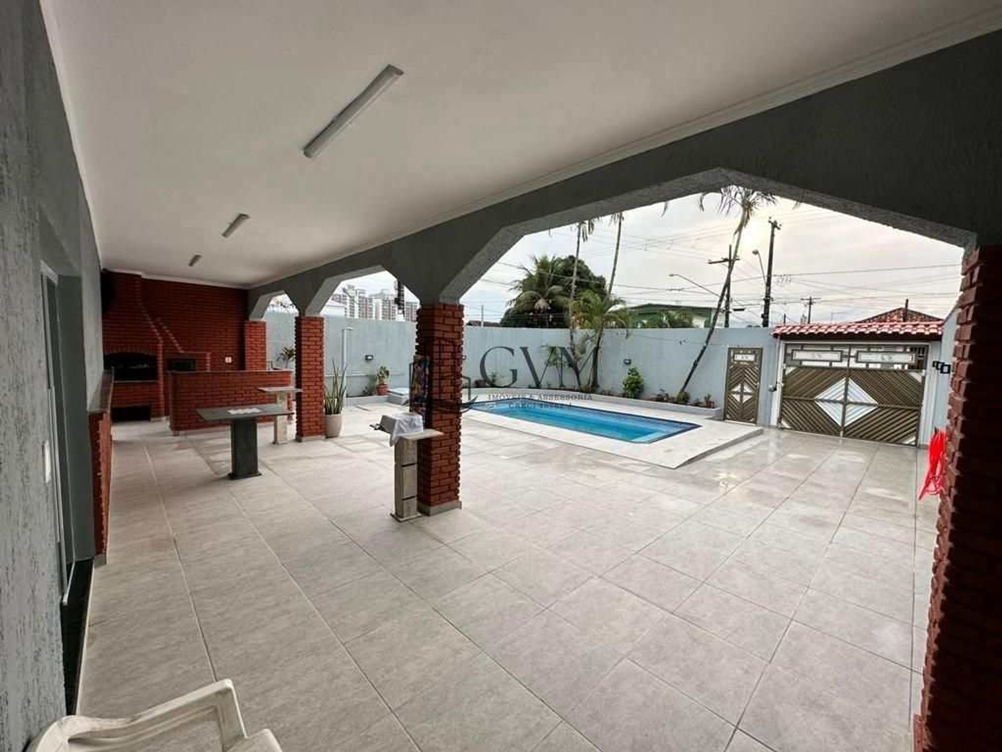 Ambiente do imóvel Casa de 4 quartos sendo três suítes, na Vila Assunção, Praia Grande, SP.