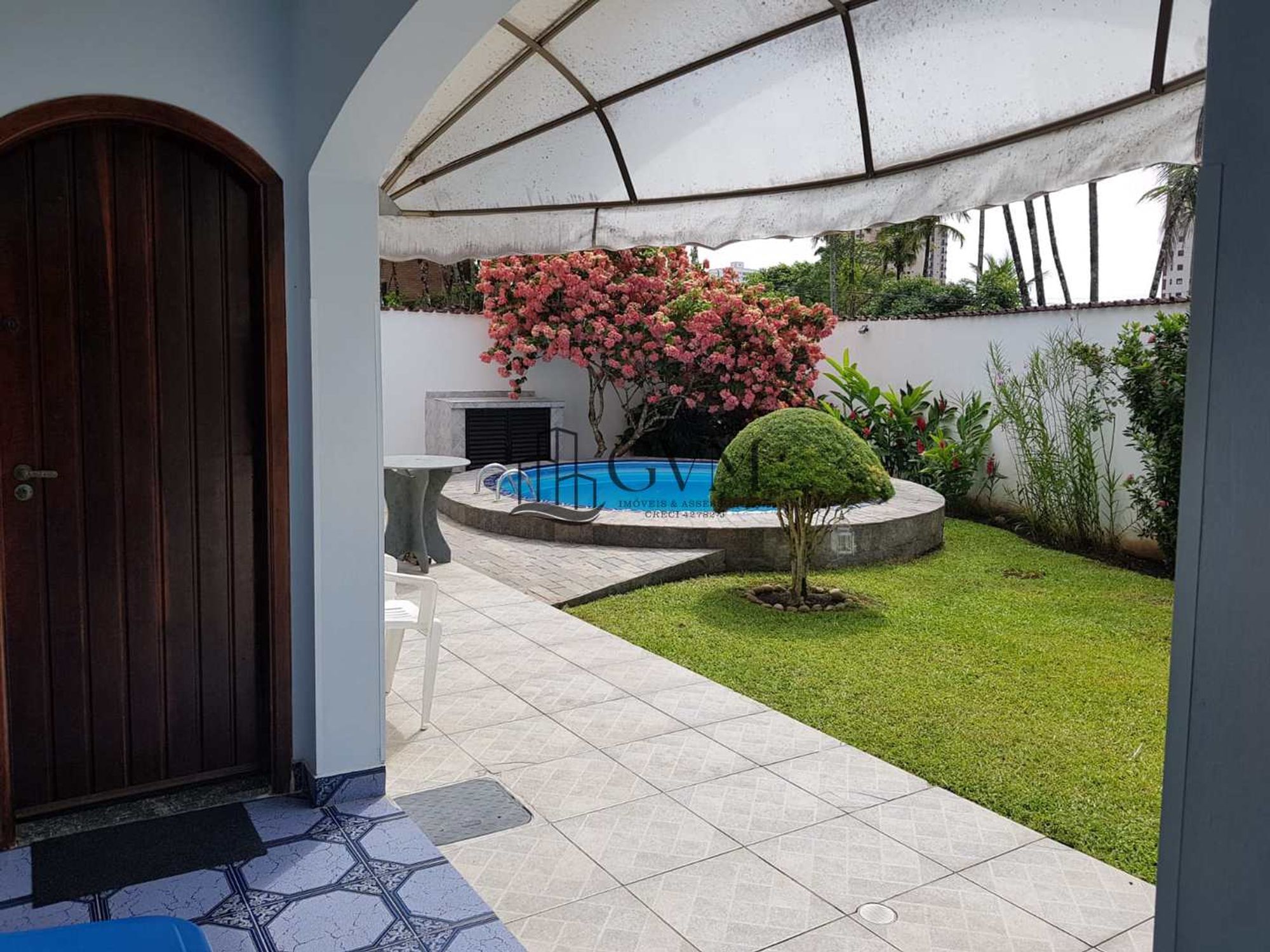 Interior do imóvel Sobrado Alto Padrão no Flórida com Piscina e 3 Suítes