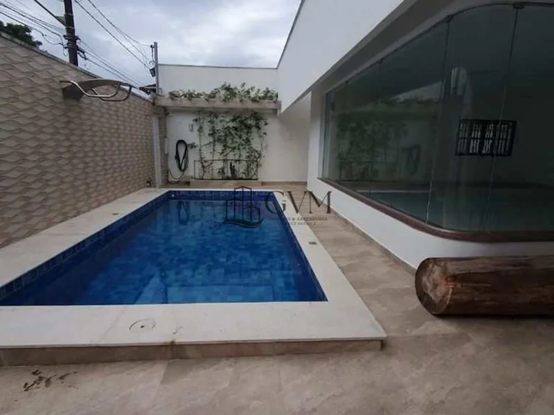 Interior do imóvel Casa de alto padrão no Canto do Forte, Praia Grande, SP.