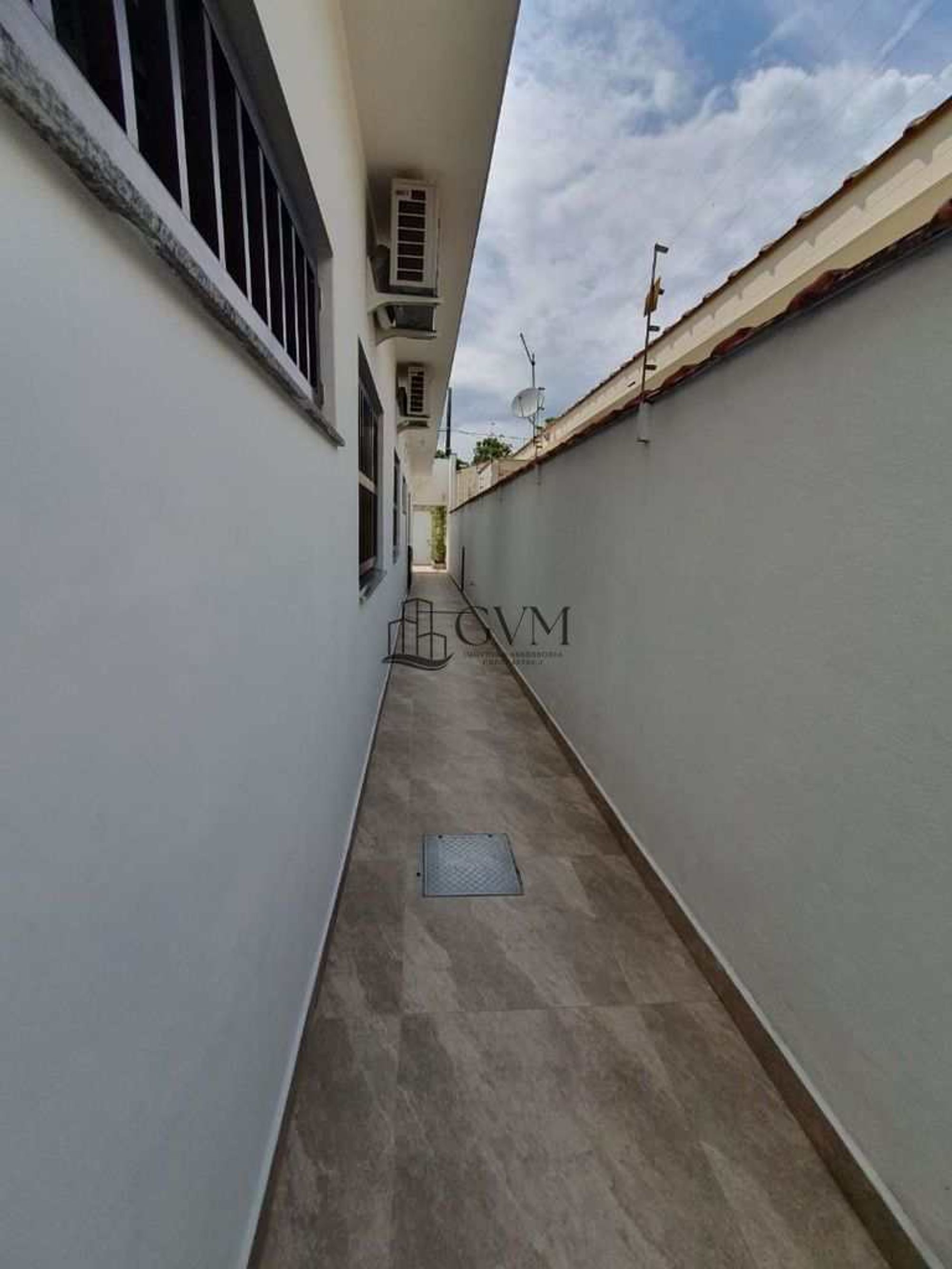 Ambiente do imóvel Casa de alto padrão no Canto do Forte, Praia Grande, SP.