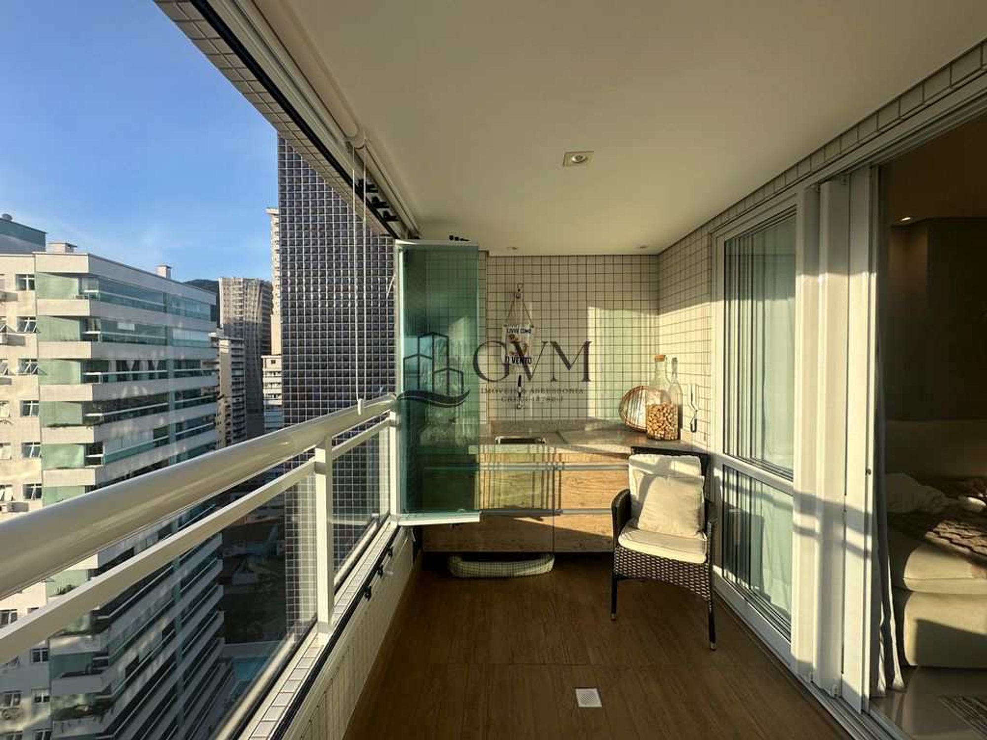 Interior do imóvel Apartamento com 2 suítes á venda no Canto do Forteem Praia Grande