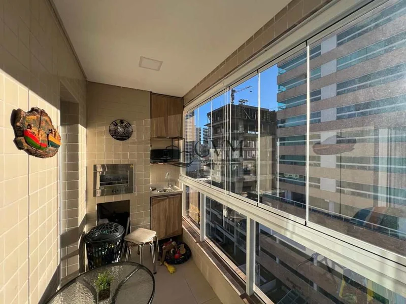 Interior do imóvel Apartamento mobiliado no Canto do Forte em Praia Grande/SP