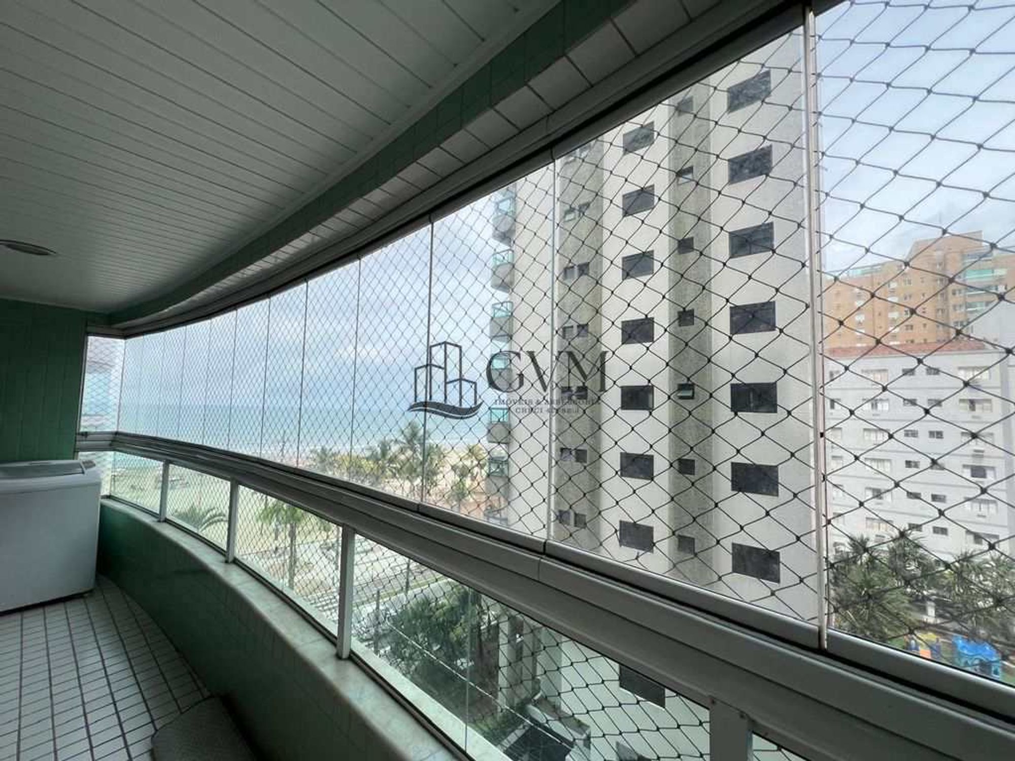 Foto 5 do imóvel 3 dormitórios no Canto do Forte com vista mar!