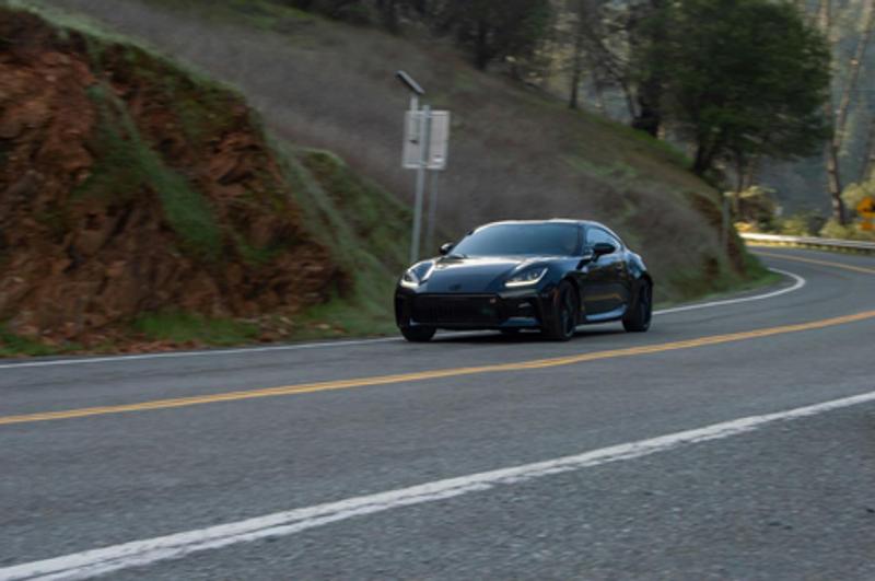 日本の自動車サプライチェーンと生産方法におけるイノベーション:伝統的な利点のもとでの深刻な変化