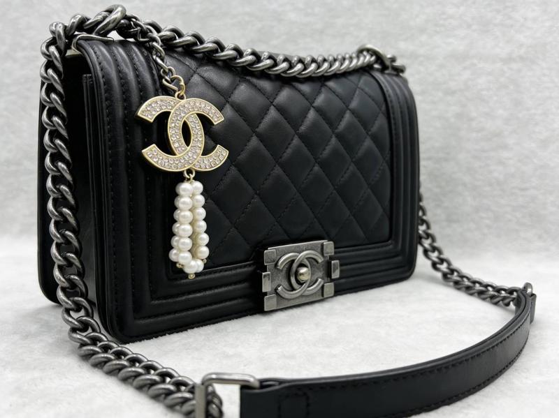 ラグジュアリーブランドが低価格カテゴリーに力を入れる