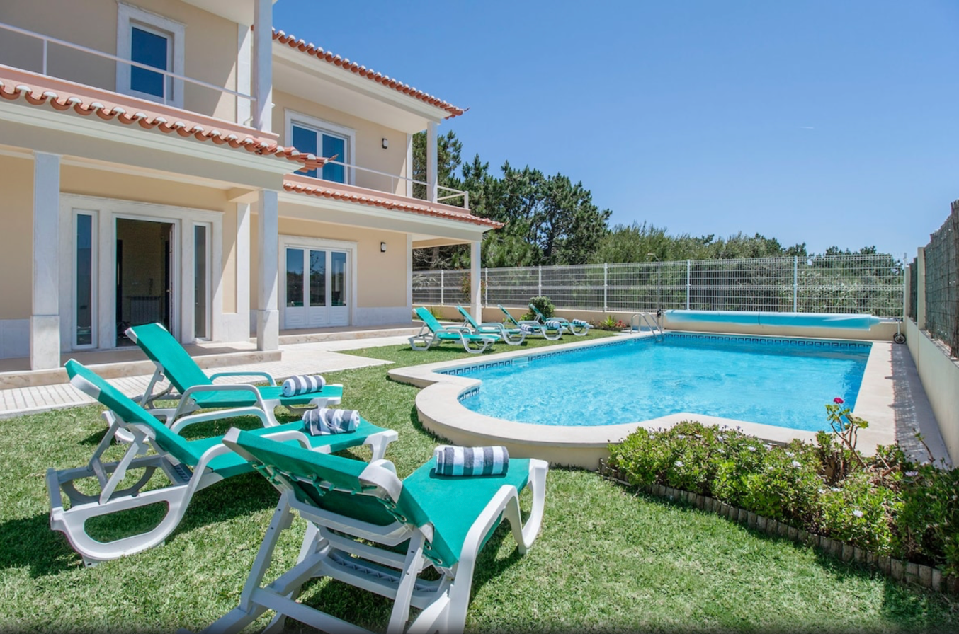 Villa photo 2 of 11