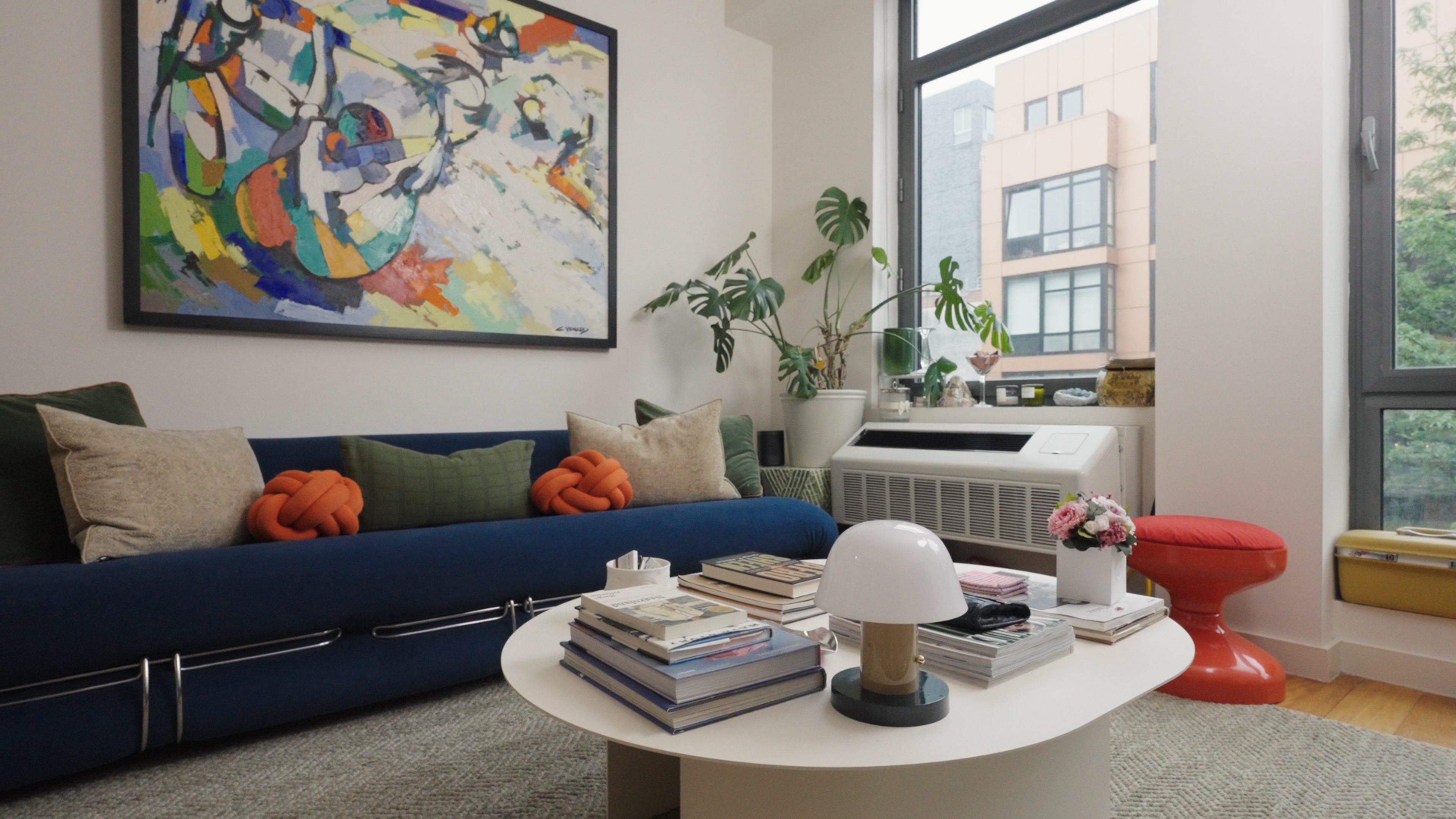 Modern NYC apartment living room. 