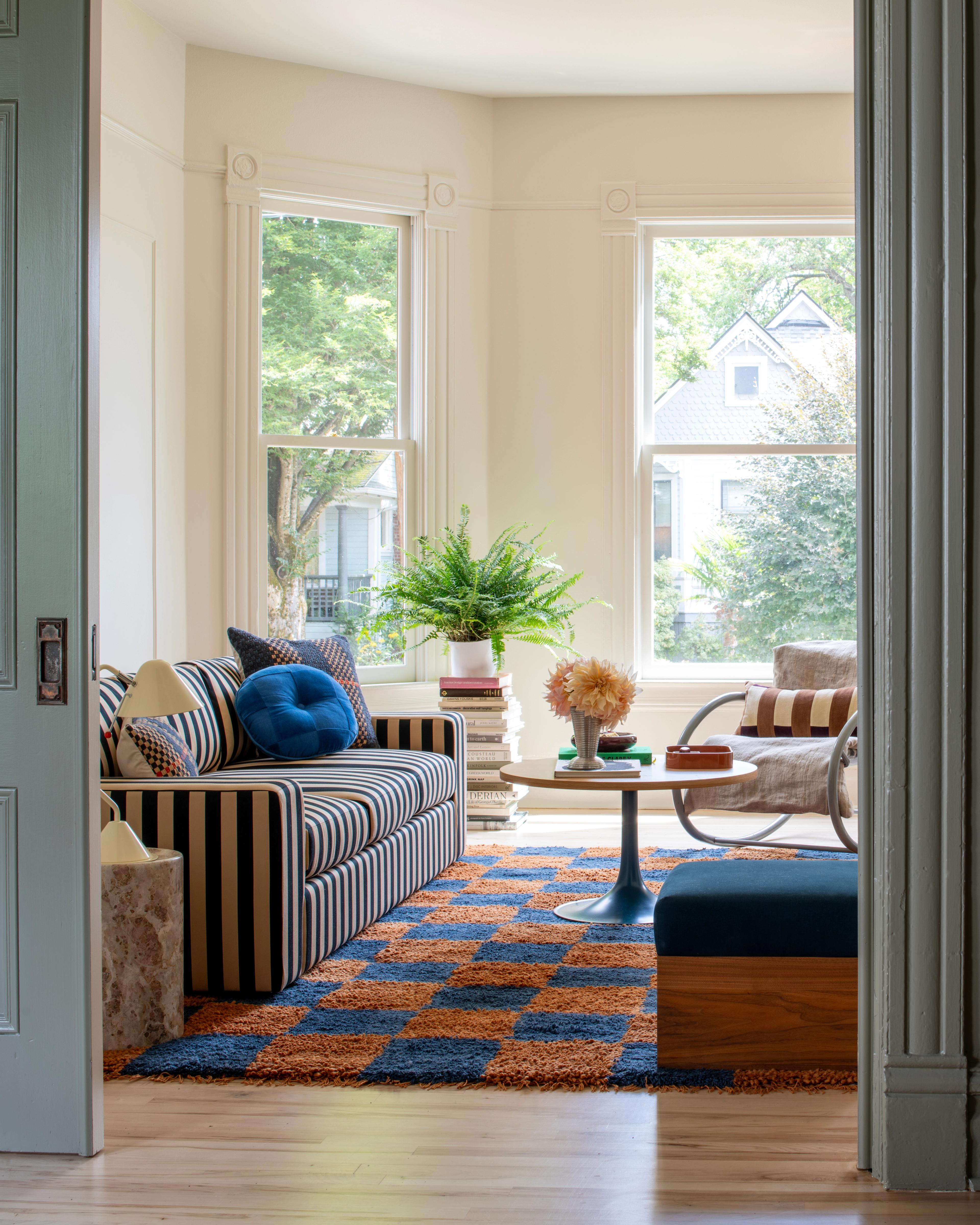 Vingette of living room 