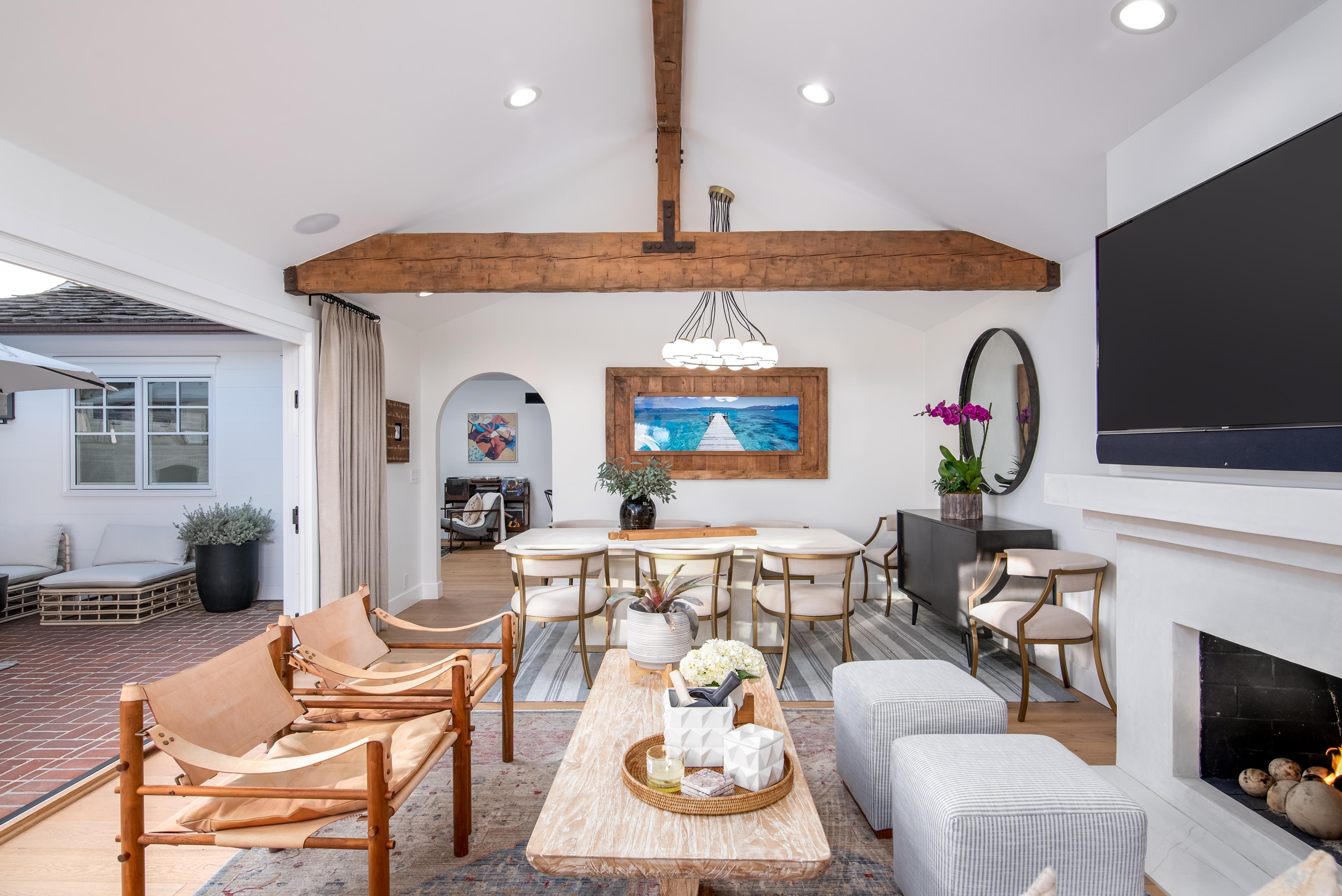 Living room and dining room! 