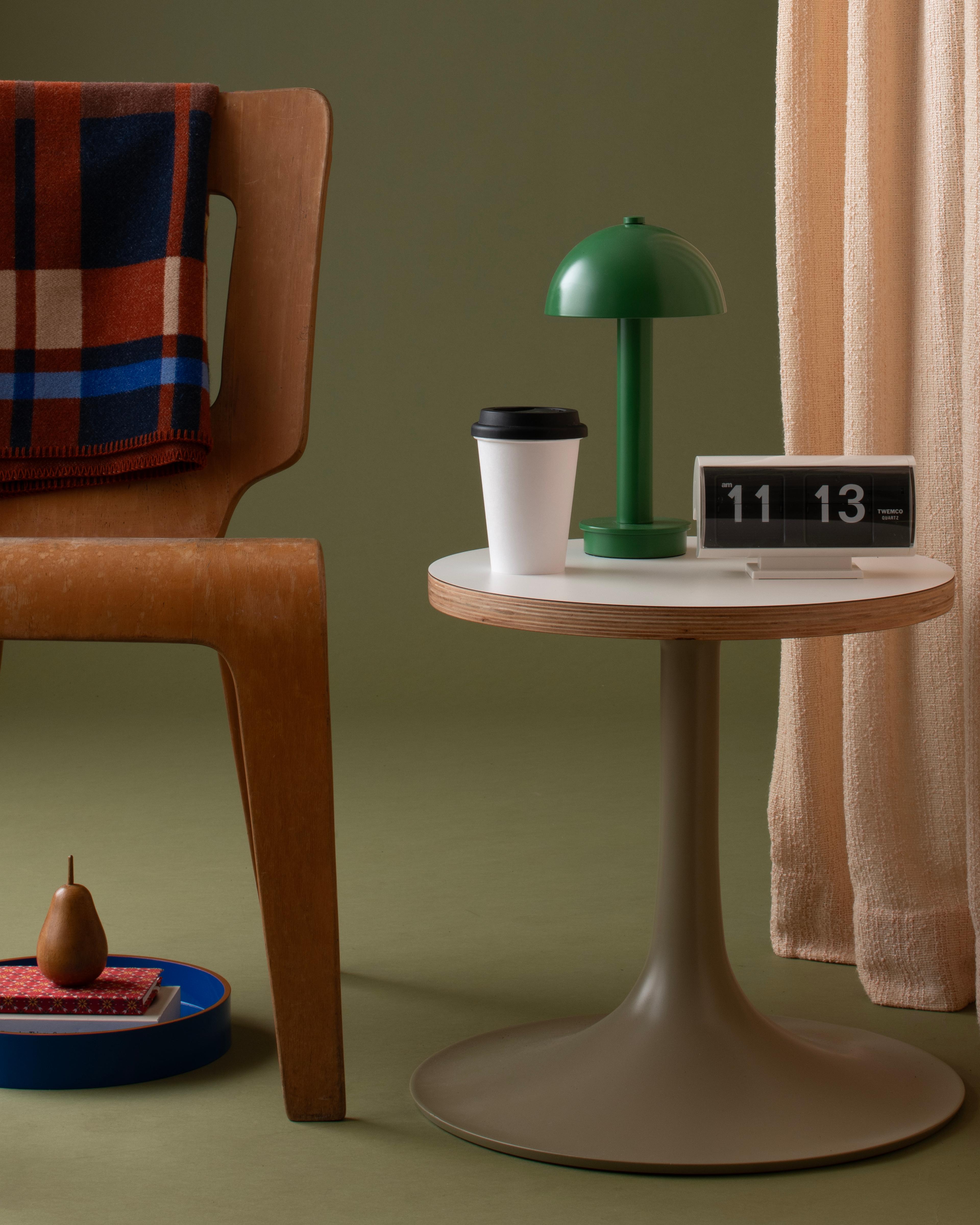 Organized minimalist gift guide. 