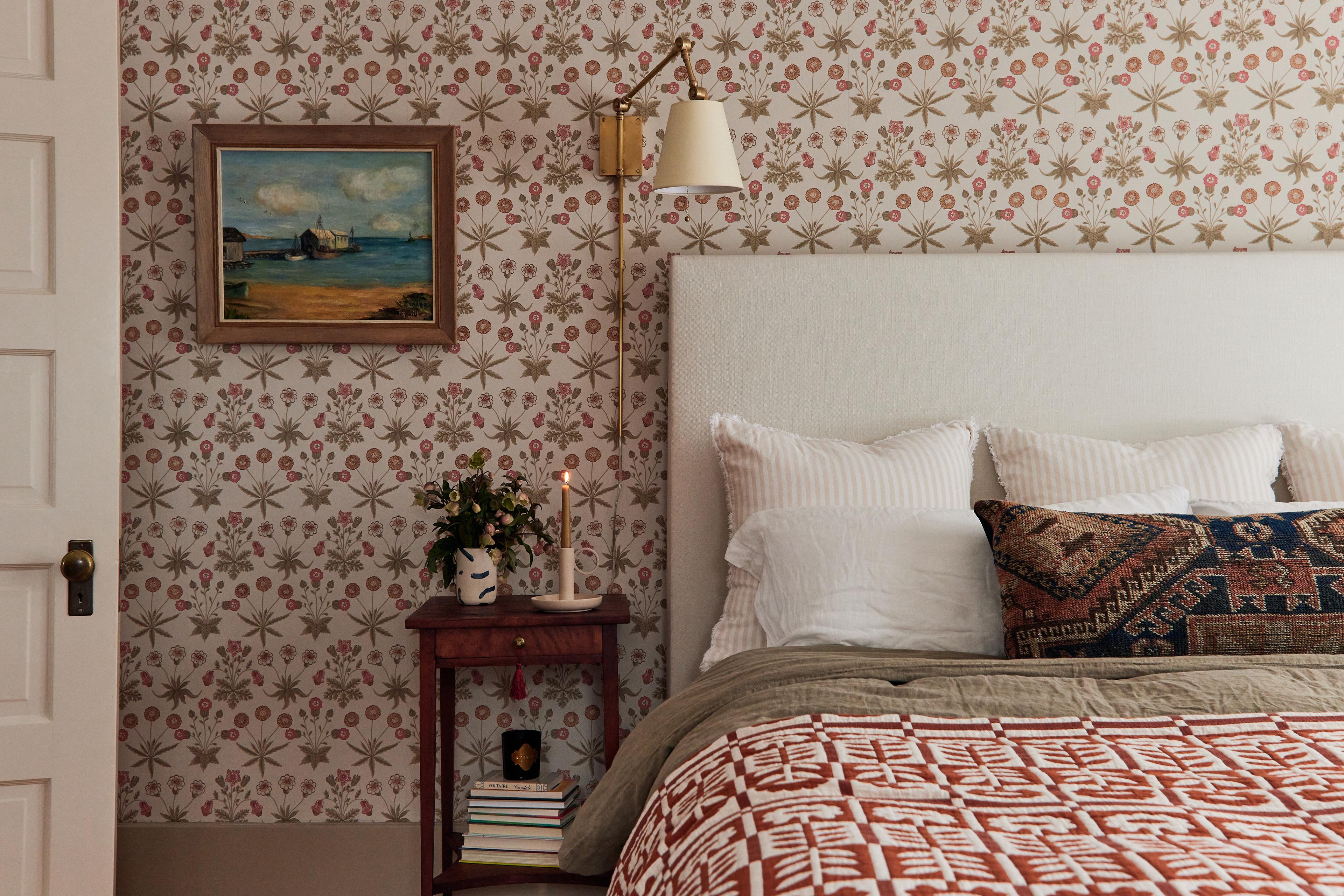 bedroom with stillwater quilt