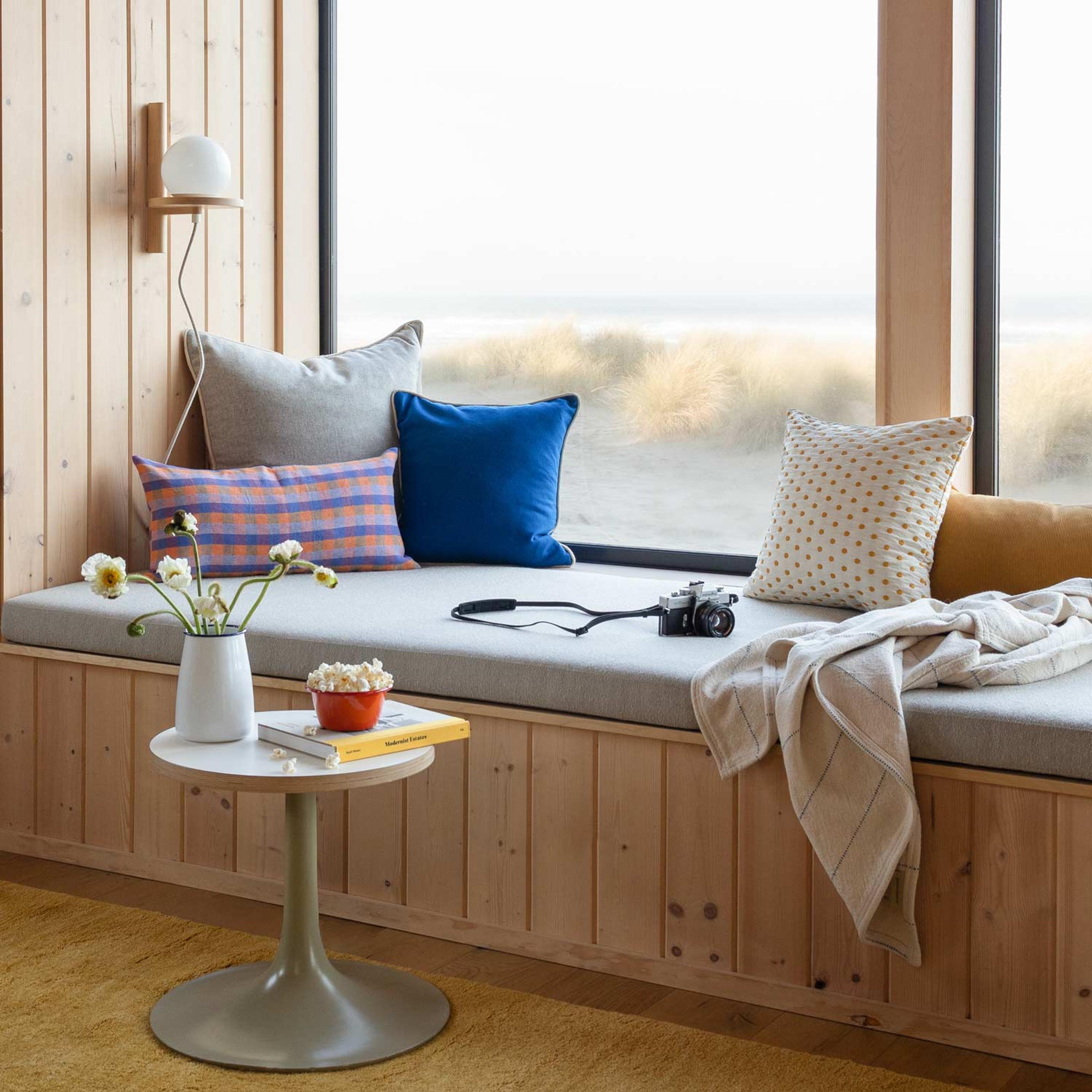 Window seating with throw pillows 