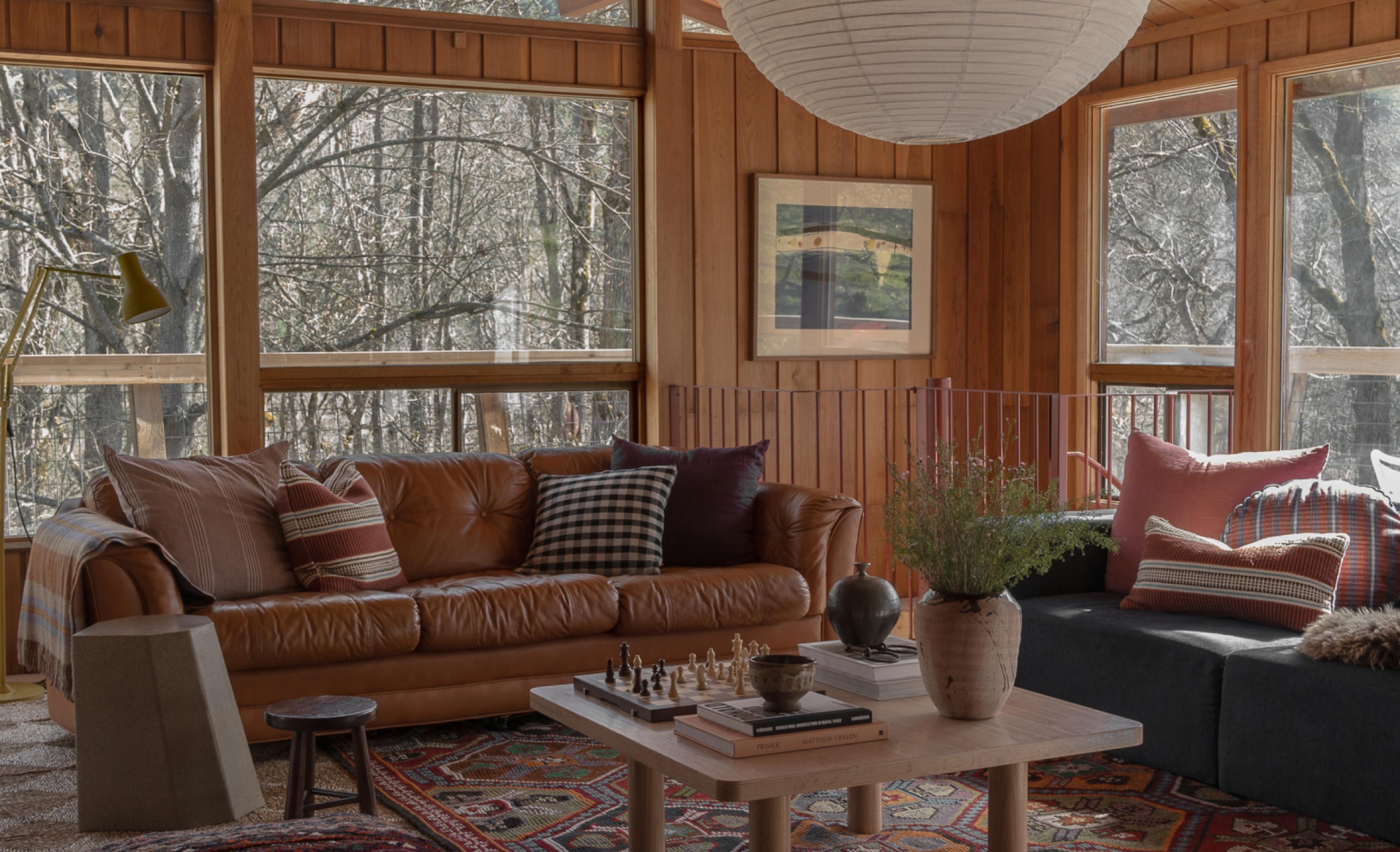 Step Inside: A Sunlit Mid-Century Modern Home