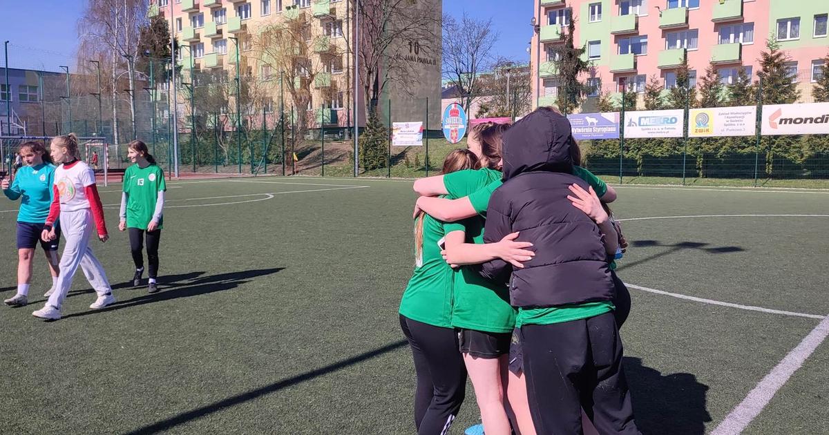 Zawody powiatowe w piłkę nożną dziewcząt