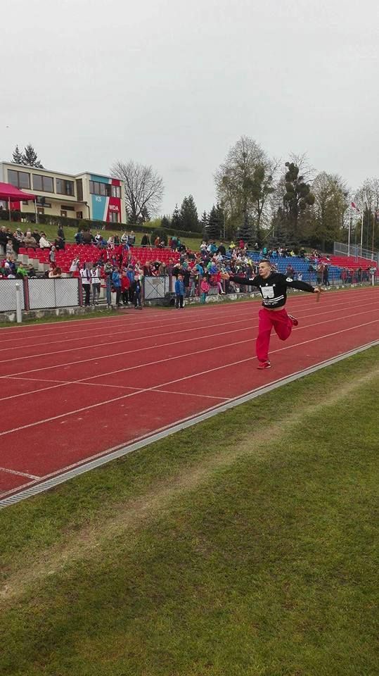 Sztafety naszych dziewcząt i chłopców :-) (zdjęcie 3)
