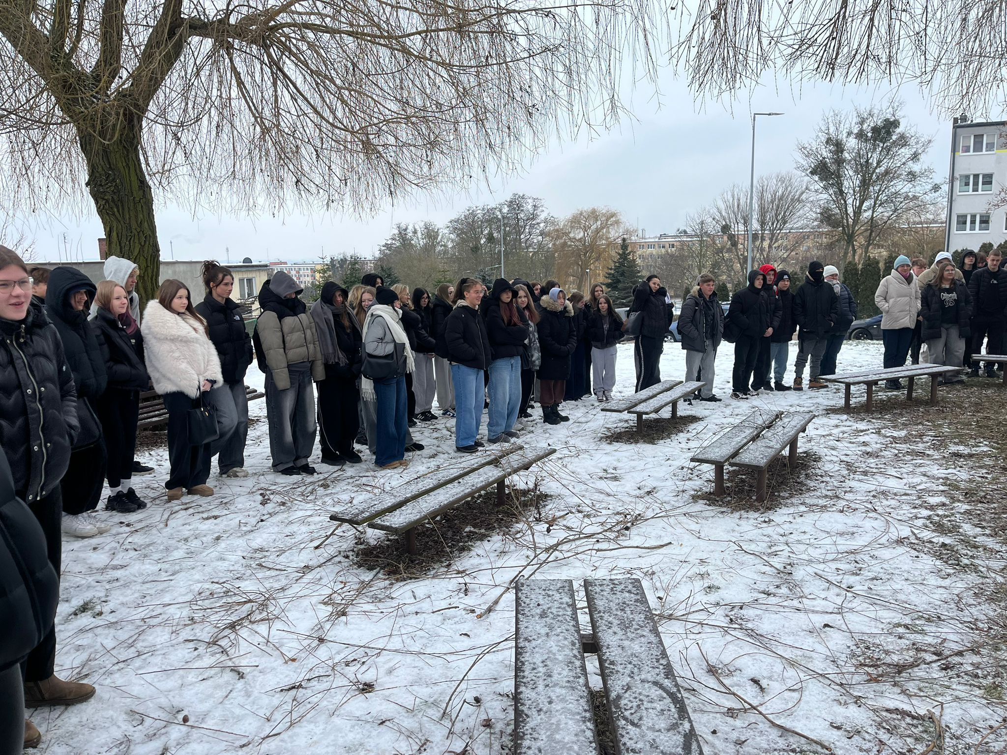 Zaległe zdjęcia, z ostatniego apelu :)  Stypendia Dyrektora oraz wyróżnienia za frekwencję dla uczni (zdjęcie 2)